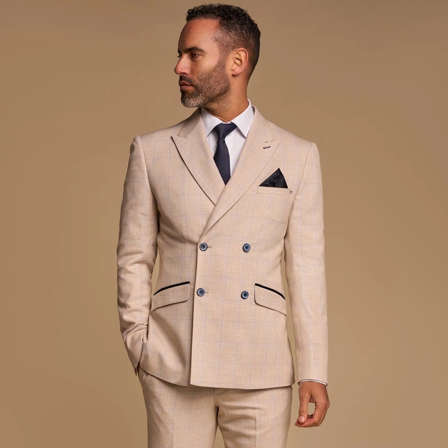 Single-Breasted vs. Double-Breasted Suits