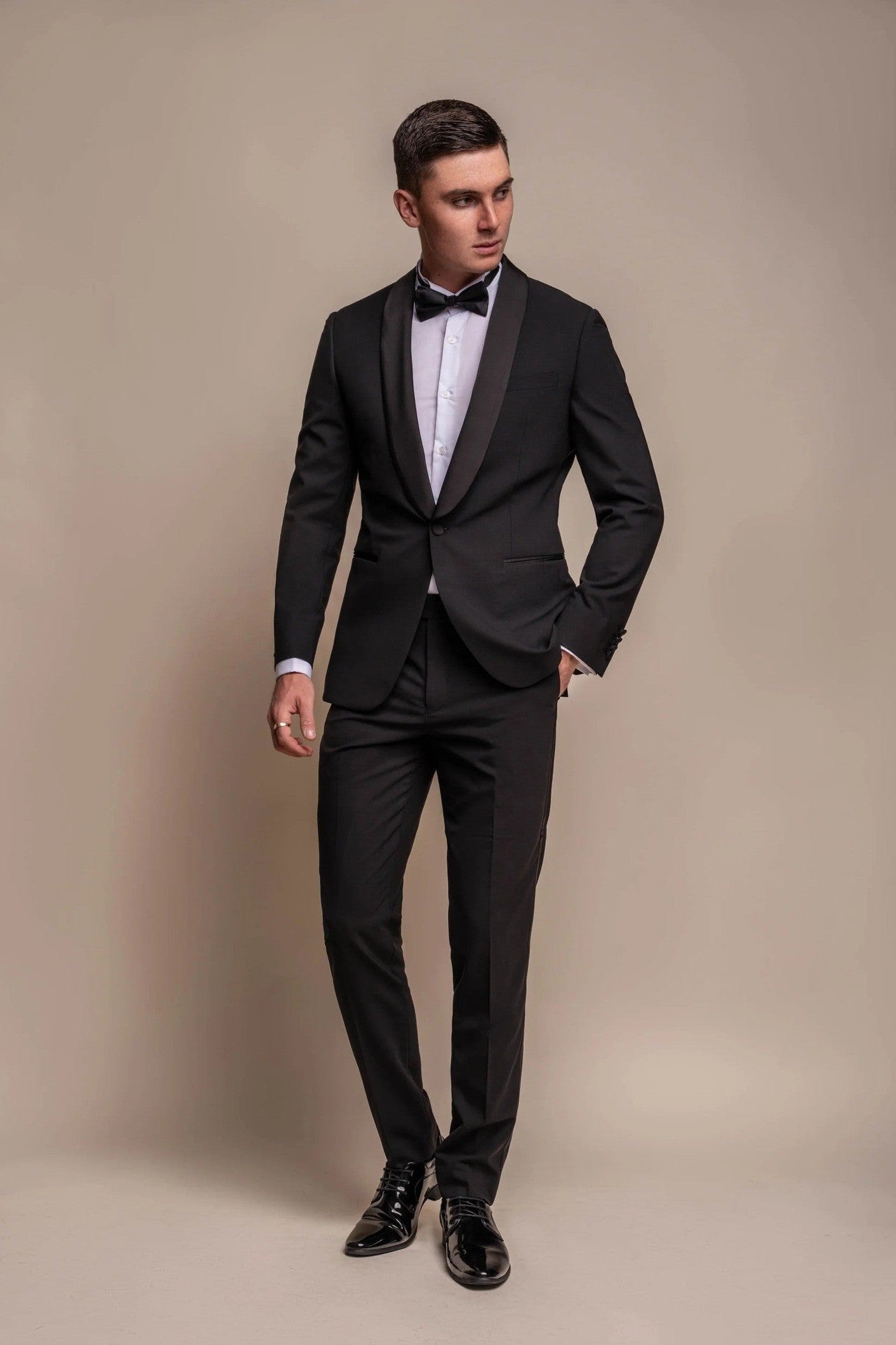ASPEN BLACK SINGLE BREASTED TWO PIECE SUIT CAVANI