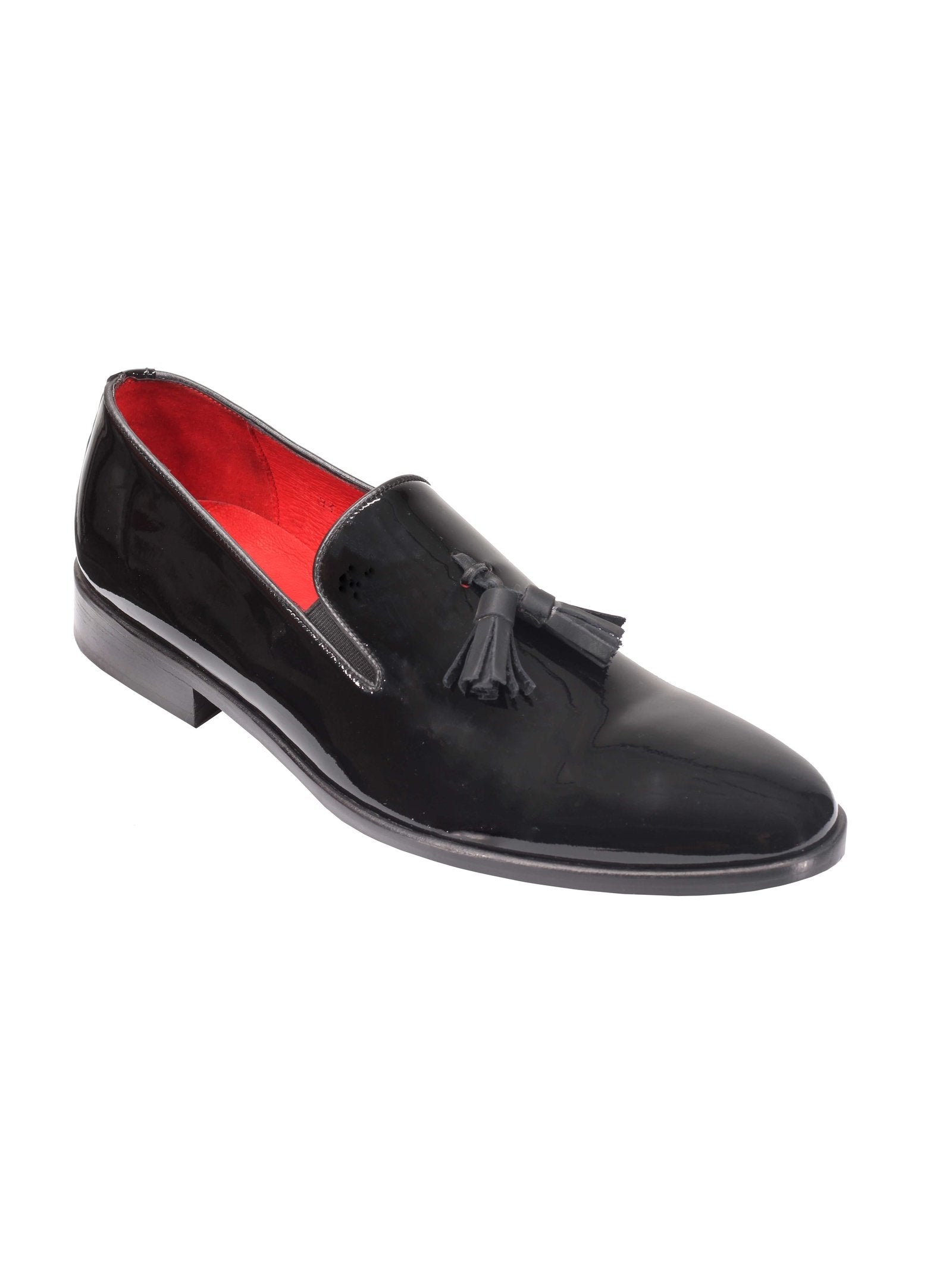 SHINY LEATHER TASSEL LOAFER IN BLACK