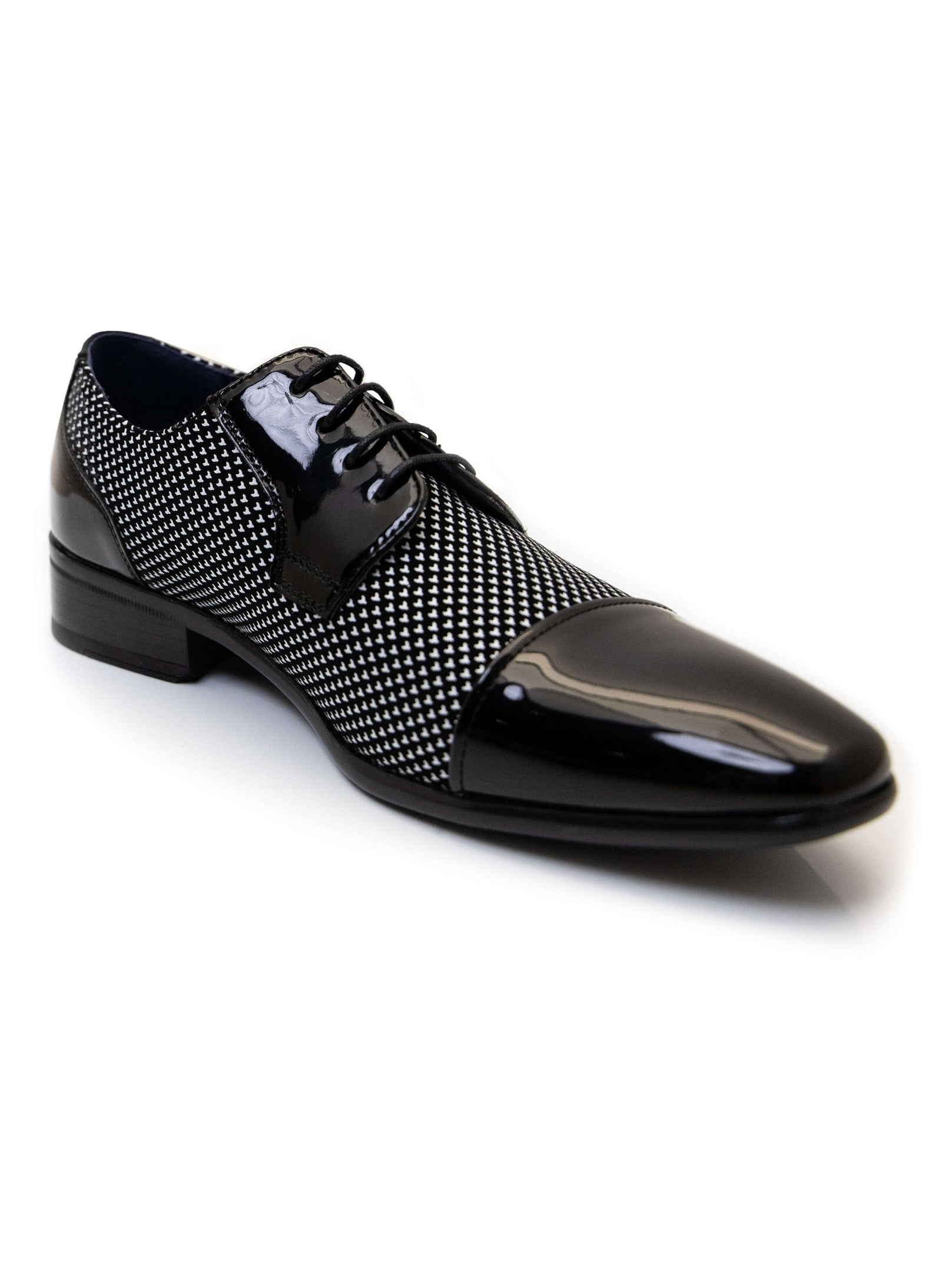 TWO TONE PATENT LEATHER LACE UP SHOES
