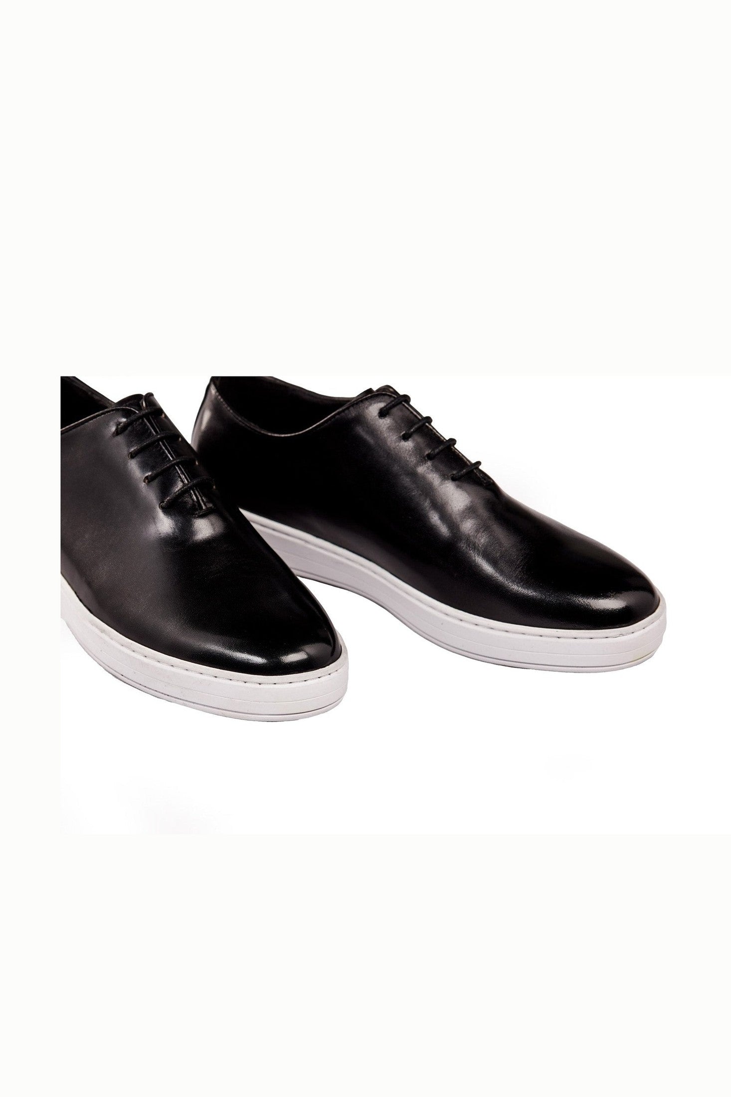 CASUAL LEATHER SNEAKERS IN BLACK
