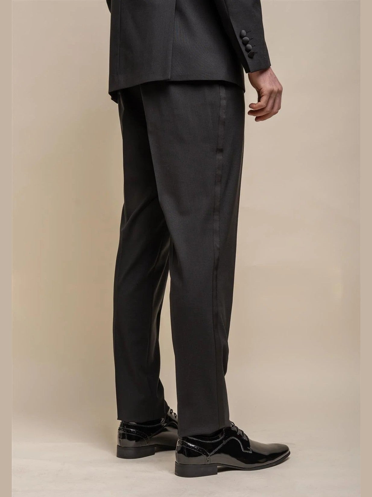 MENS ASPEN BLACK DOUBLE BREASTED SUIT CAVANI