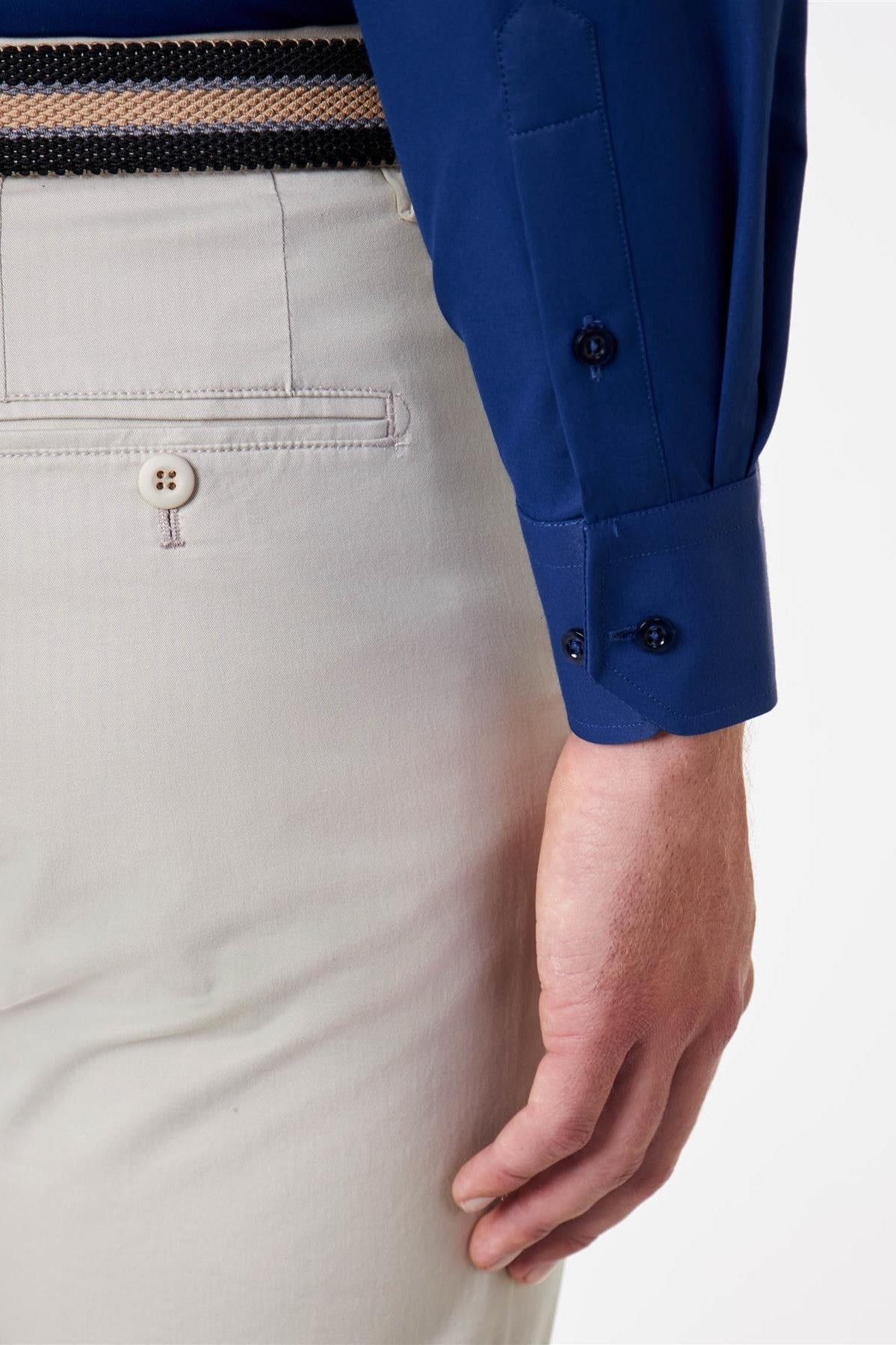 CLASSIC NAVY SINGLE CUFF TAILORED FIT SHIRT