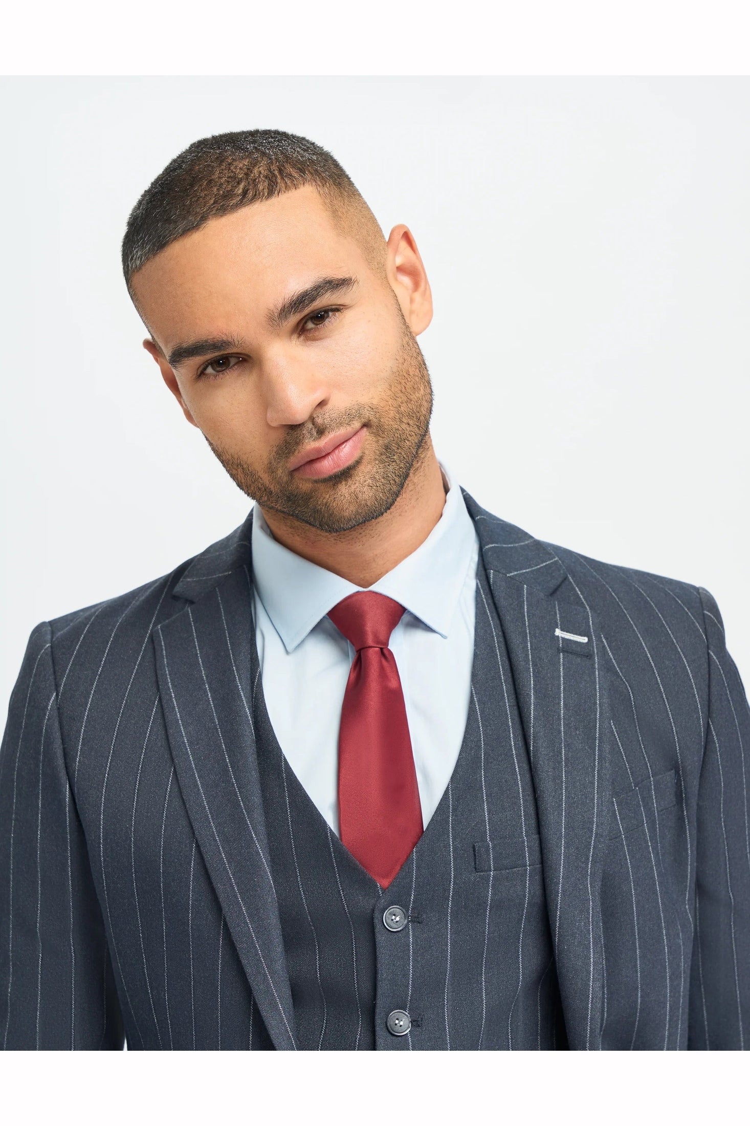 INVINCIBLE – NAVY 3 PIECE PINSTRIPE SUIT TAILORED FIT CAVANI