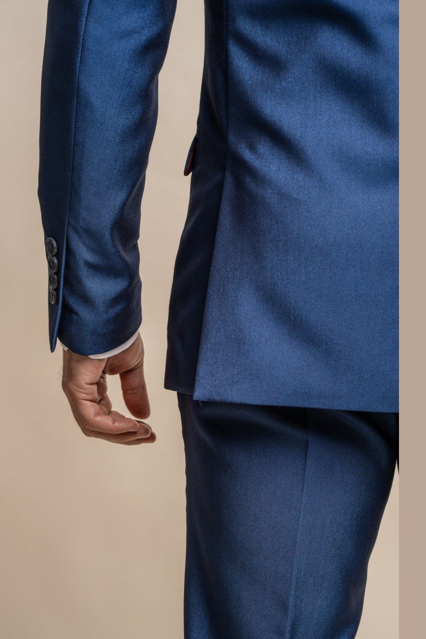 MENS FORD NAVY REGULAR THREE PIECE SUIT CAVANI