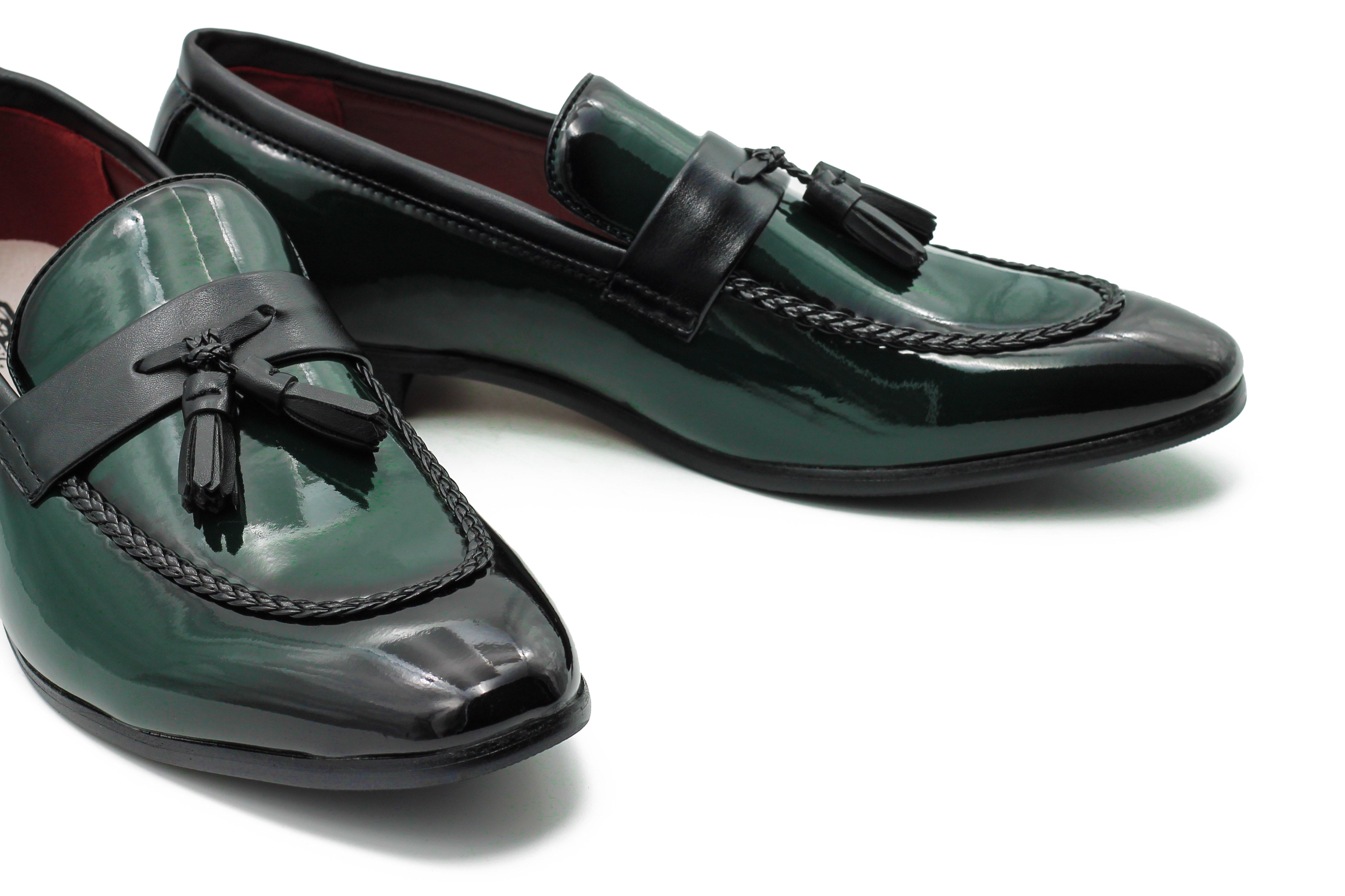 GREEN GLOSSY TASSEL LOAFERS