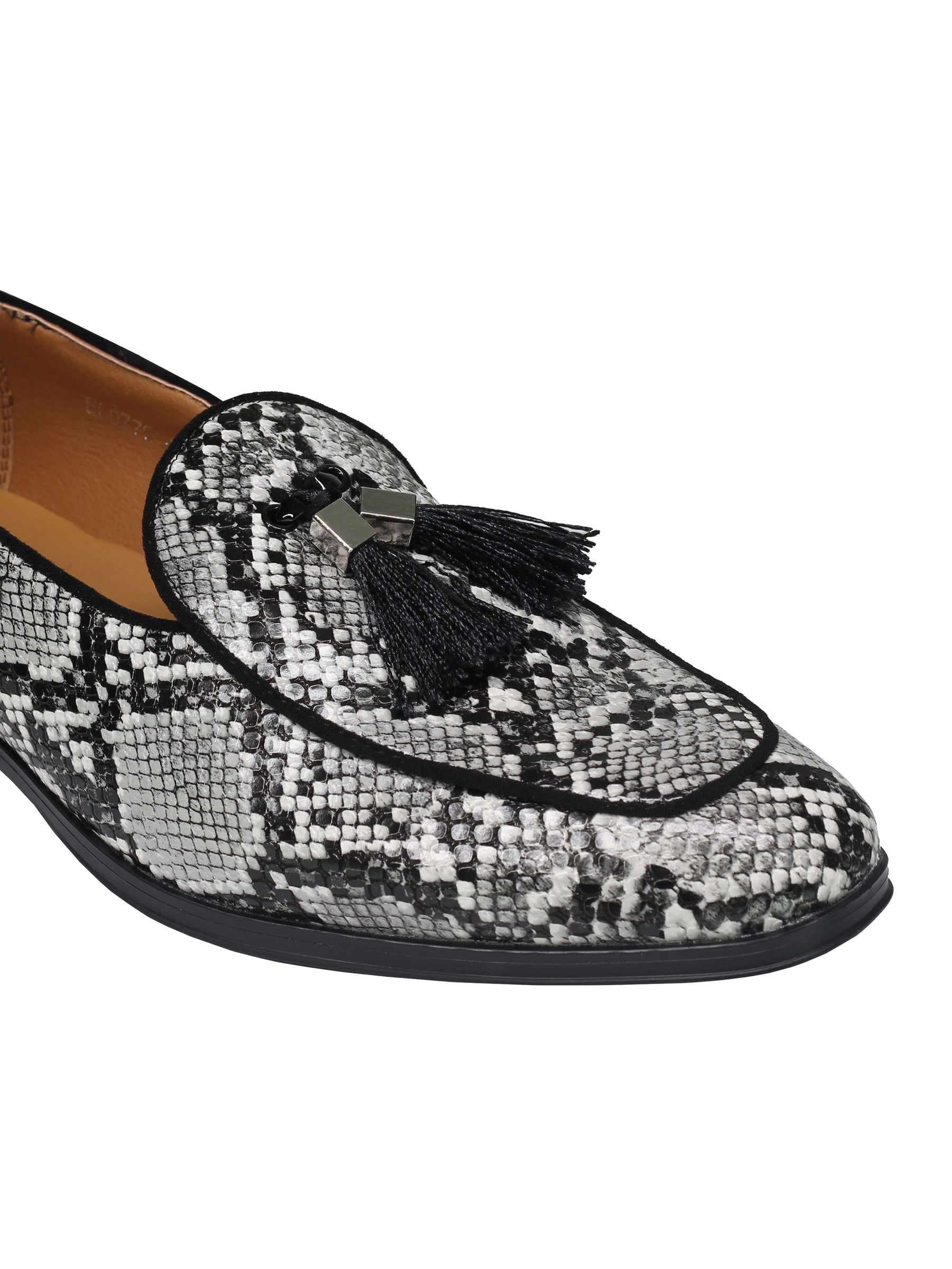 FAUX LEATHER SHINY TASSEL LOAFERS