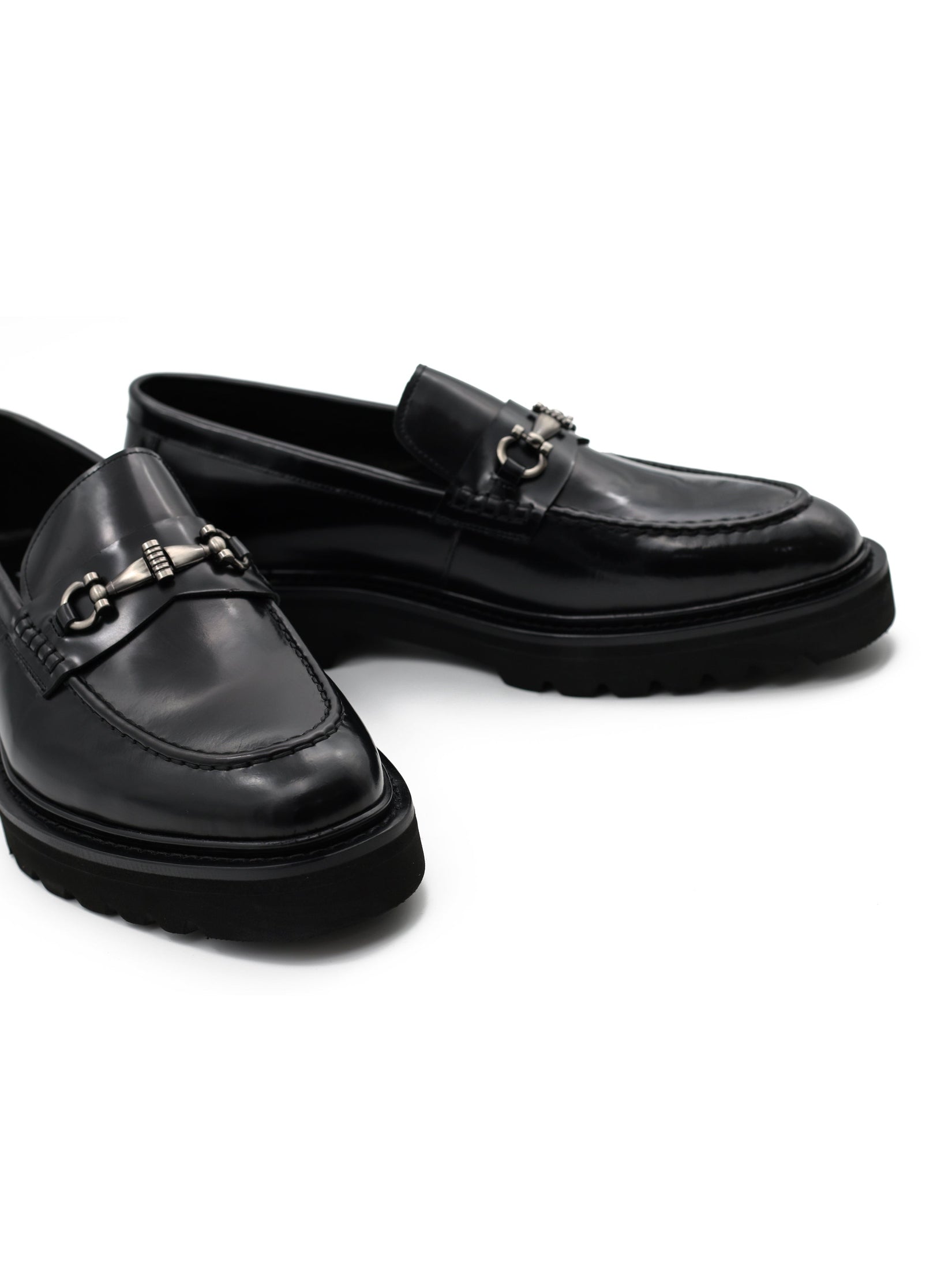SNAFFLE BIT LUG SOLE BLACK POLISHED LEATHER LOAFERS