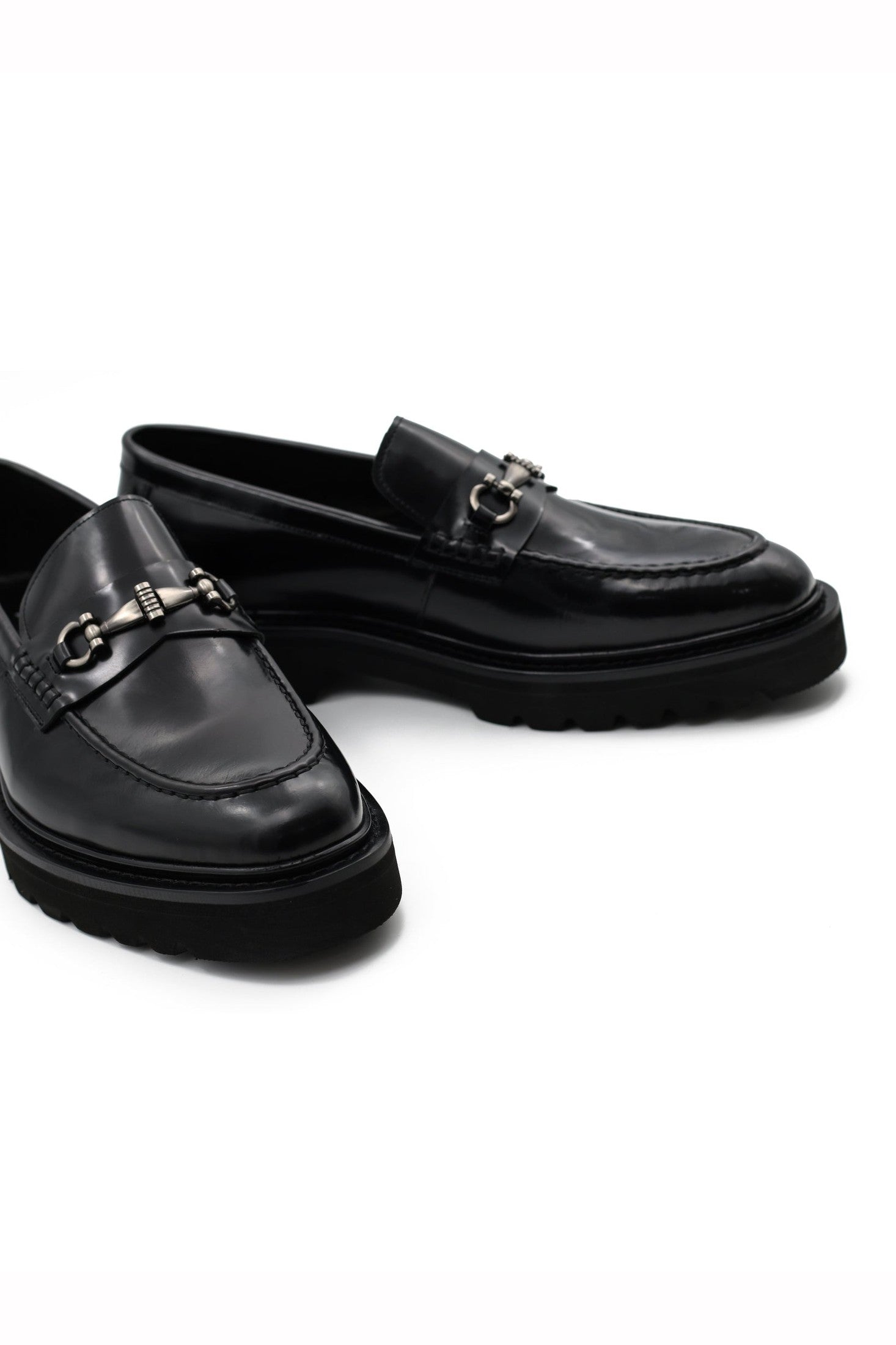 SNAFFLE BIT LUG SOLE BLACK POLISHED LEATHER LOAFERS