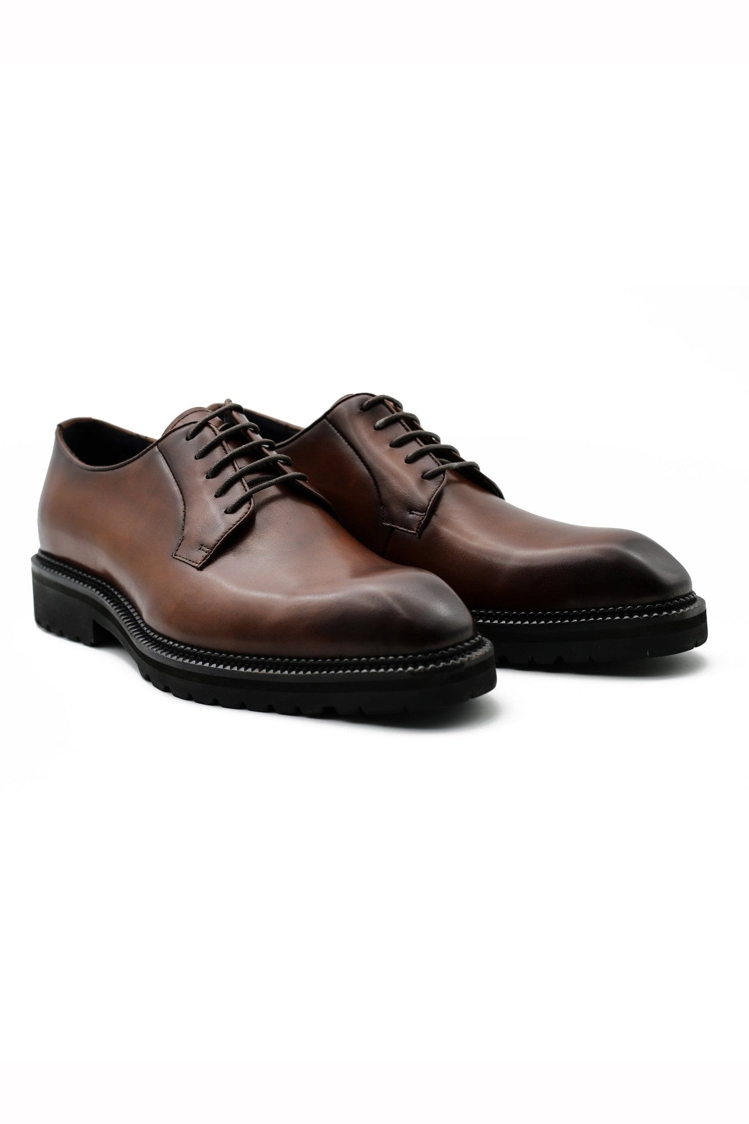 BROWN POLISHED LEATHER DERBY SHOES – CHISEL TOE – LUG SOLE