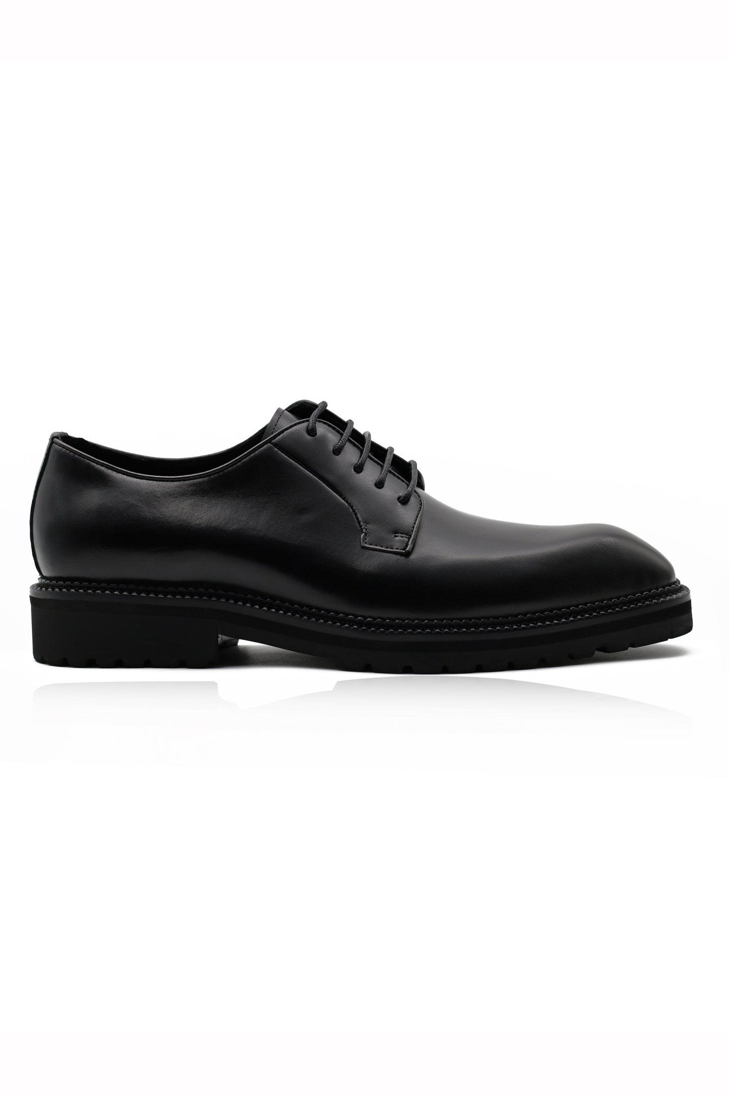 BLACK POLISHED LEATHER DERBY SHOES – CHISEL TOE – LUG SOLE