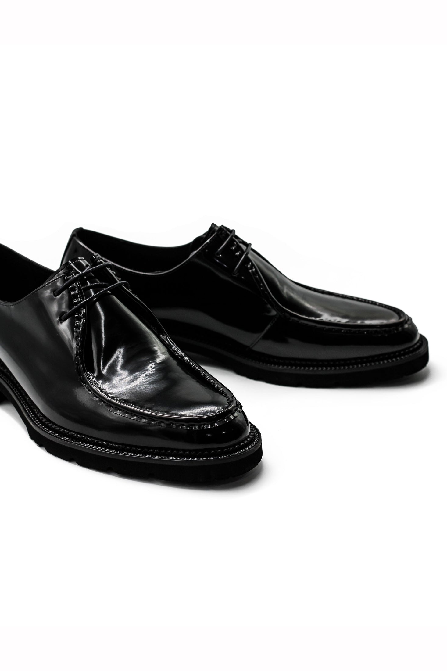Mens Classic Derby Shoes in Black Patent Leather