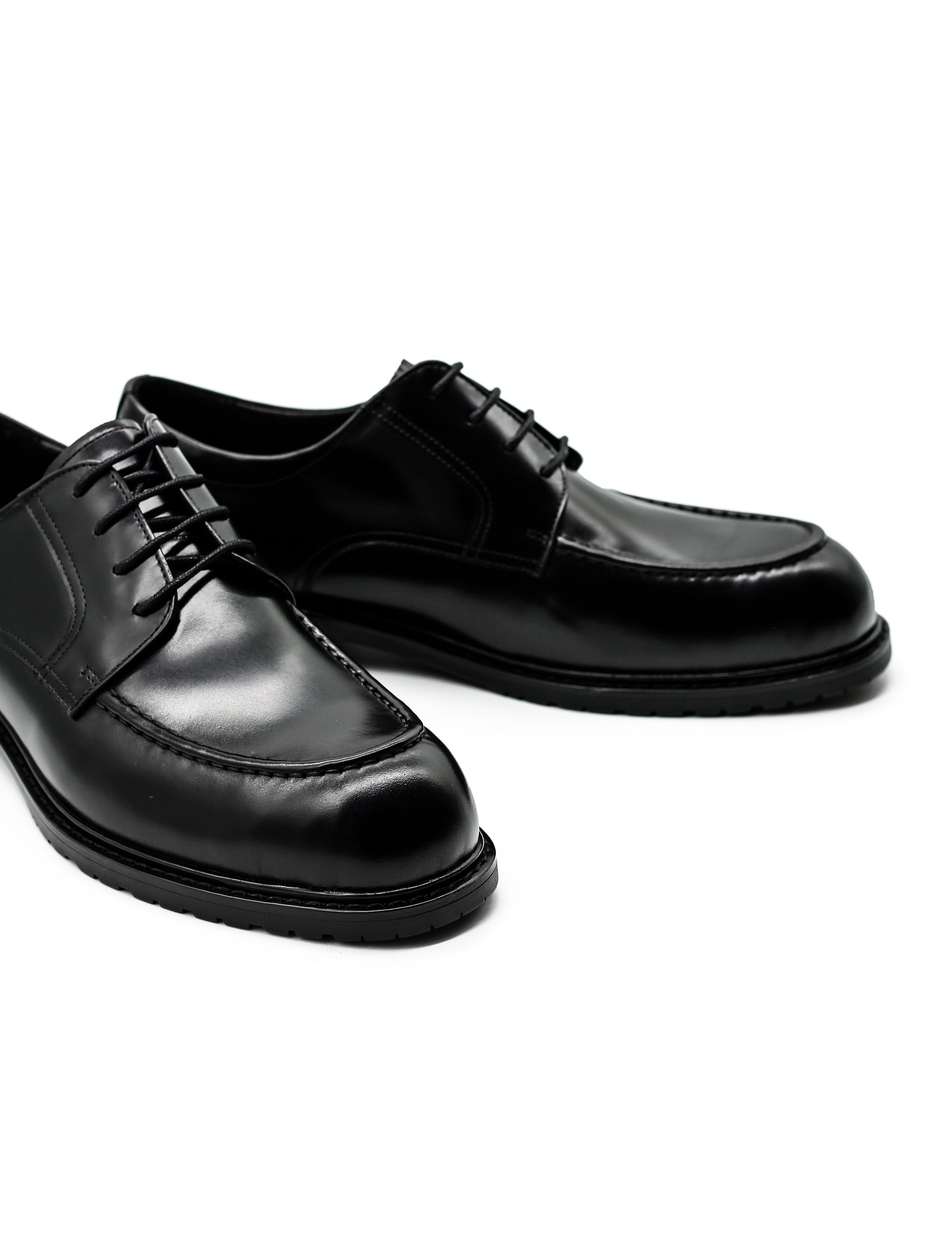 Mens Black Leather Derby Shoes with Cleat Outsole