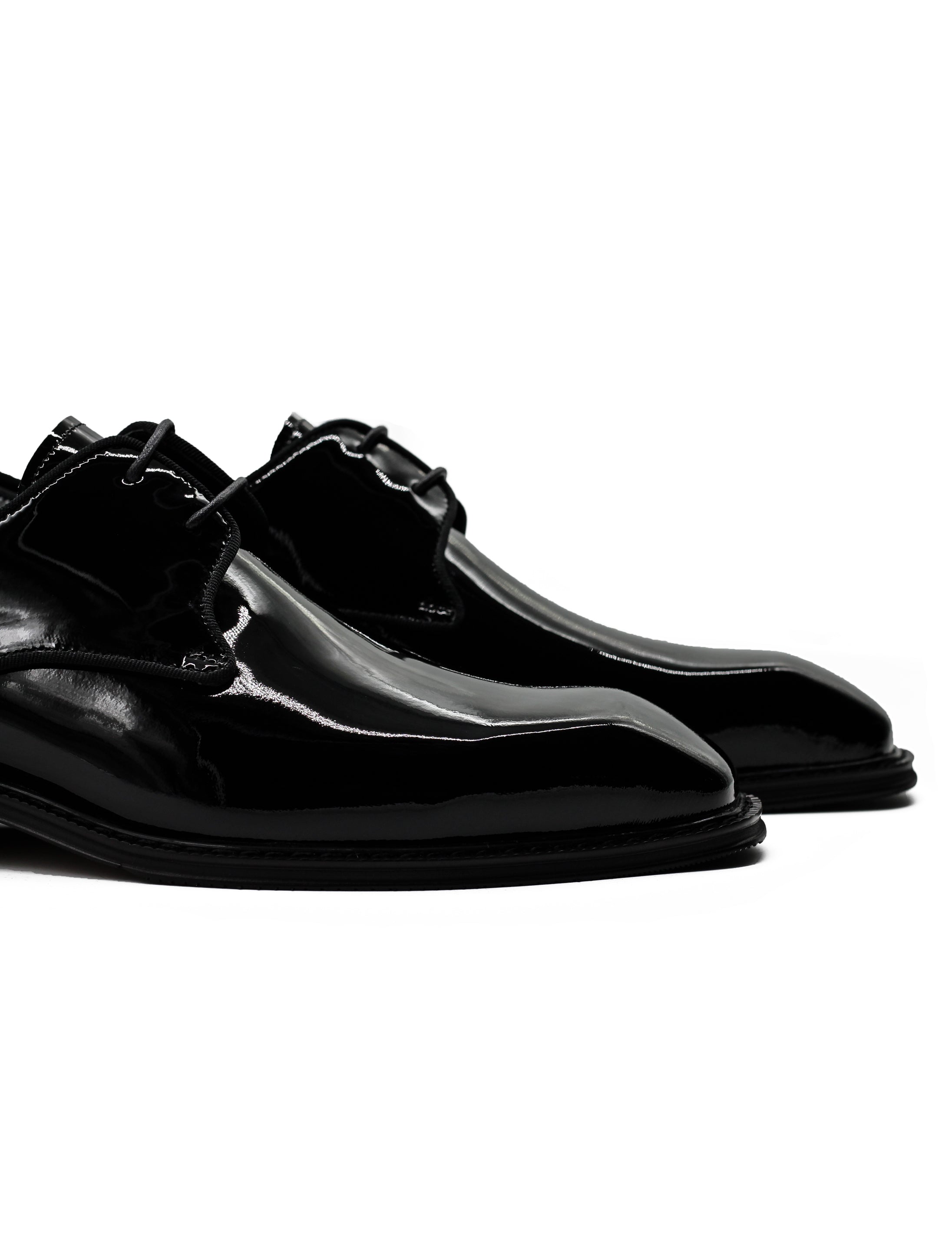 Whole cut Dress Shoes in Black Patent Leather