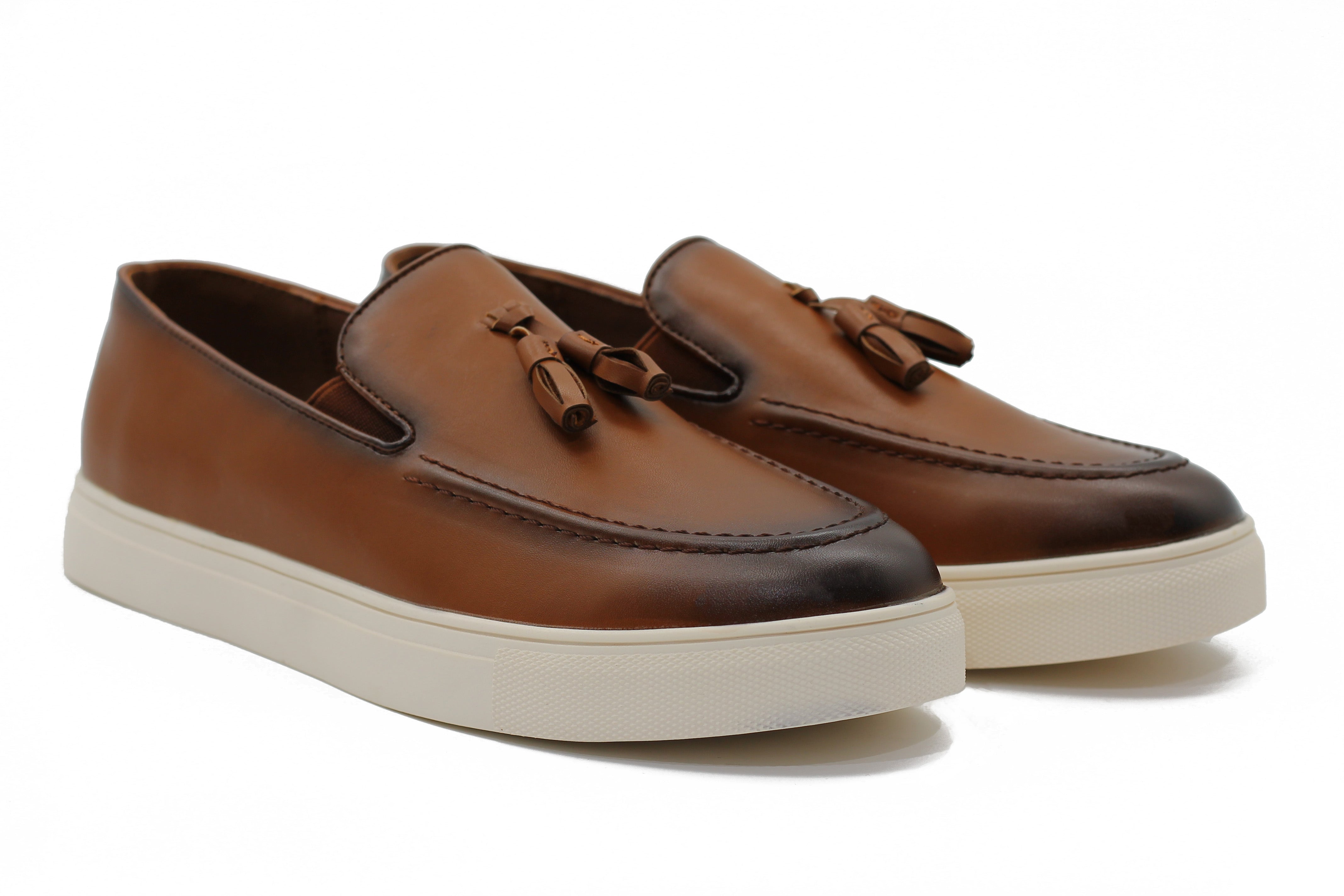 CASUAL FAUX LEATHER SNEAKERS WITH TASSELS