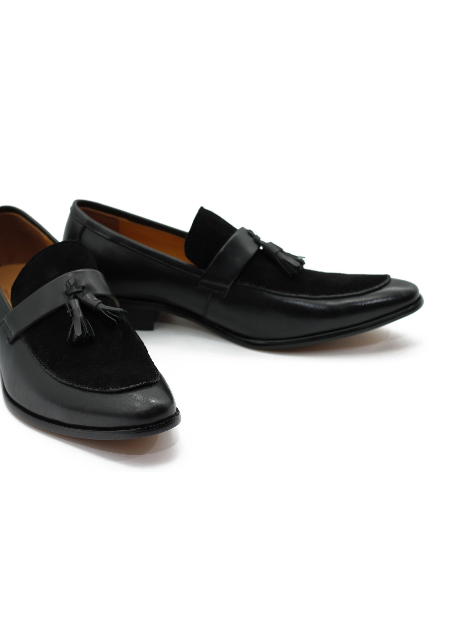 BLACK LEATHER & SUEDE TASSEL LOAFER