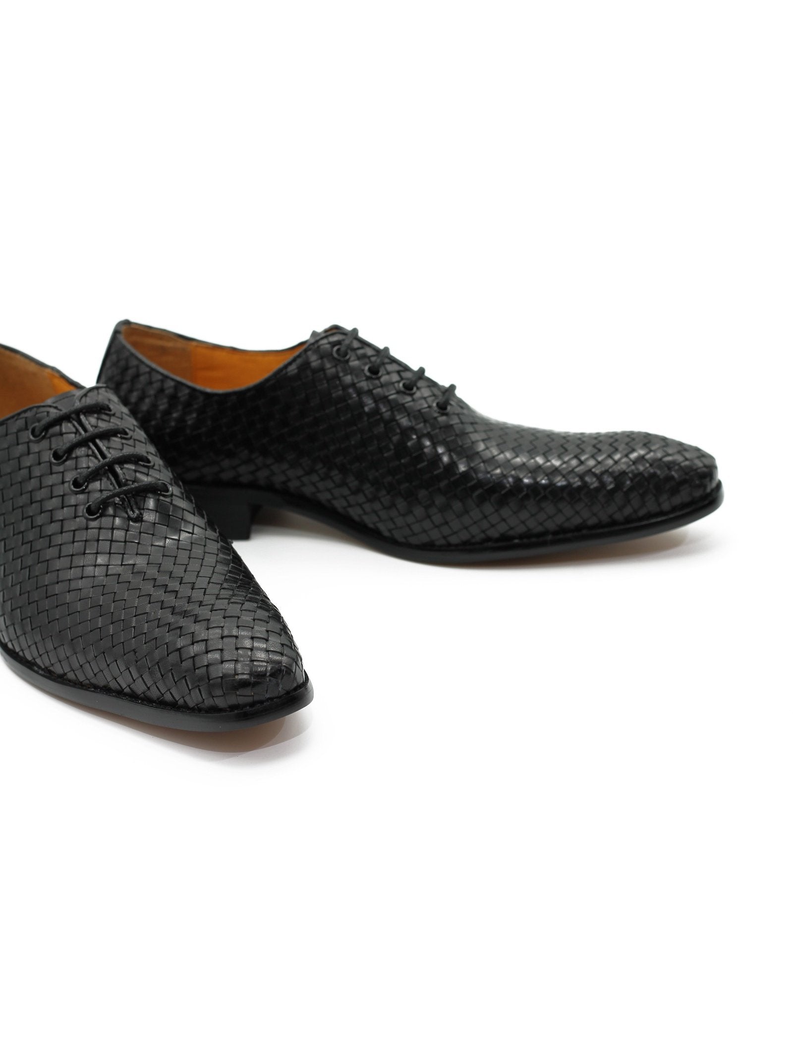 BLACK LATTICE WOVEN LEATHER SHOES