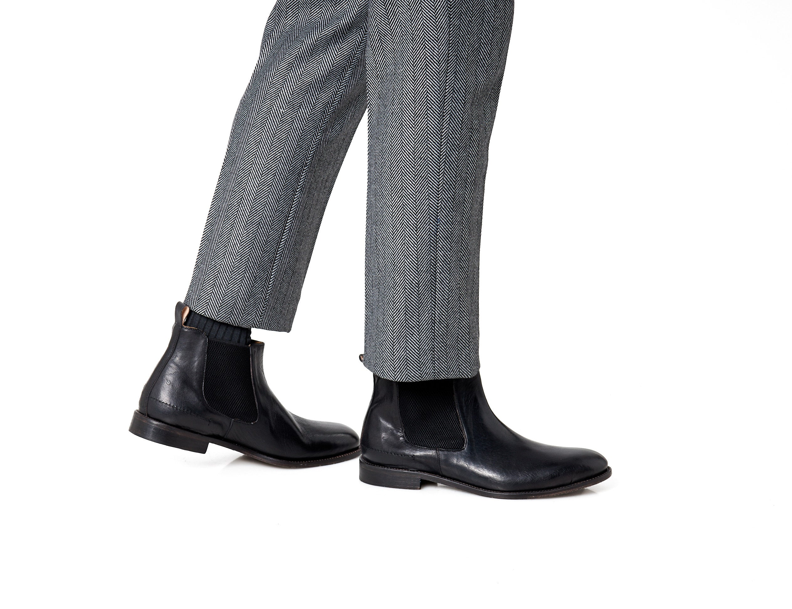 POLISHED BLACK ITALIAN LEATHER CHELSEA BOOTS