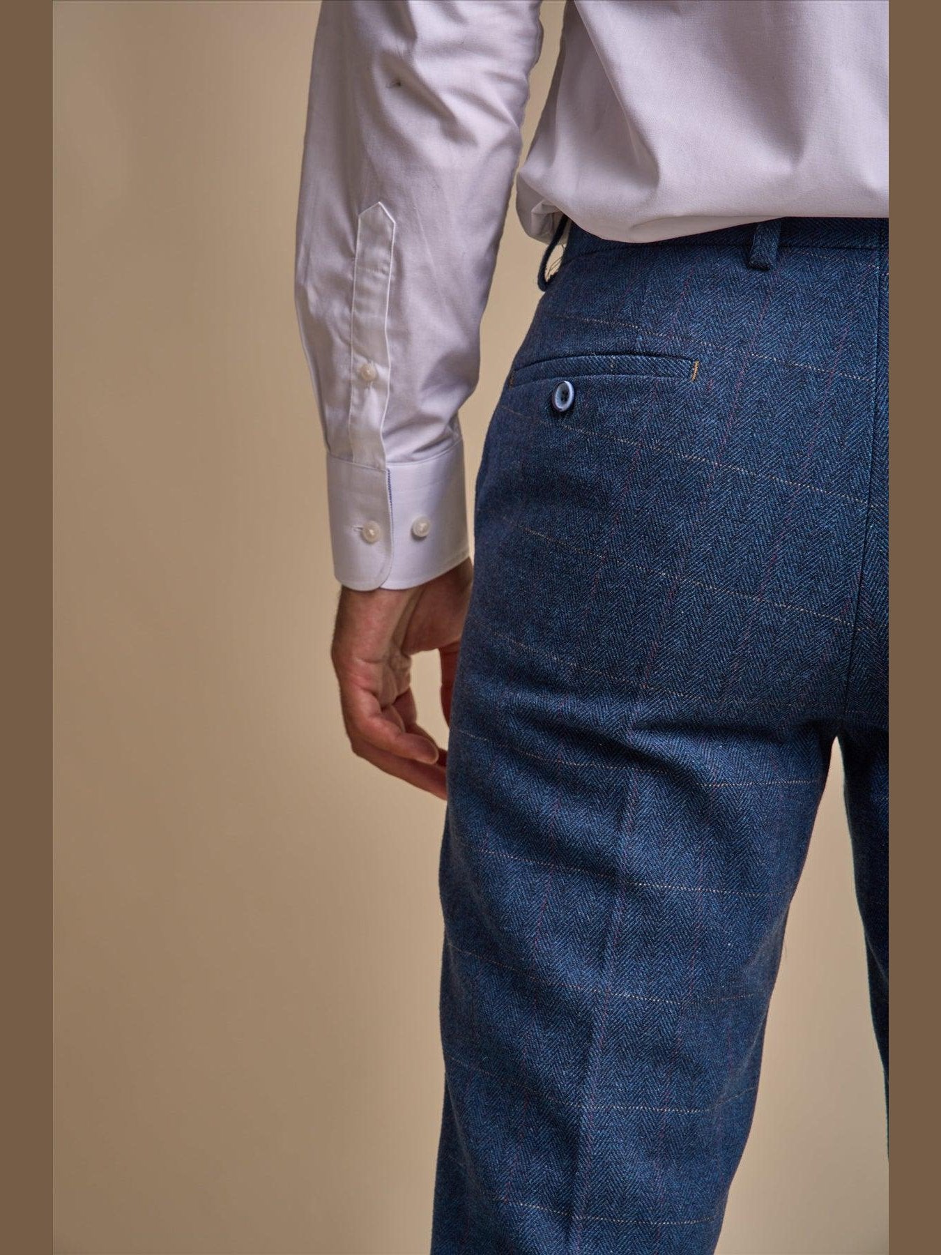 MENS CARNEGI NAVY TWEED THREE PIECE SUIT CAVANI