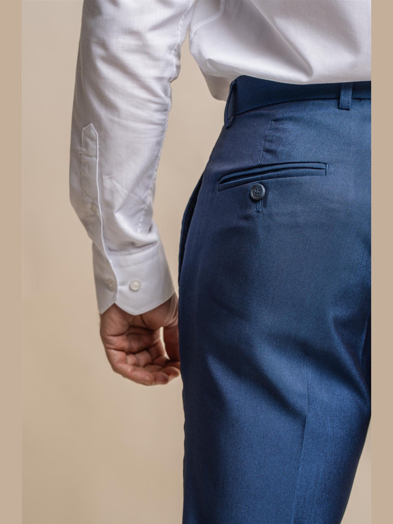 MENS FORD NAVY REGULAR THREE PIECE SUIT CAVANI