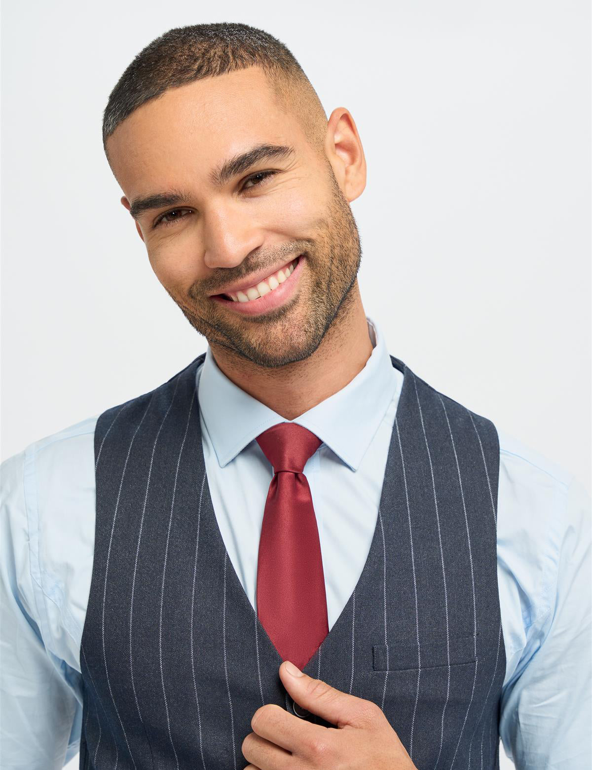 INVINCIBLE – NAVY 3 PIECE PINSTRIPE SUIT TAILORED FIT CAVANI