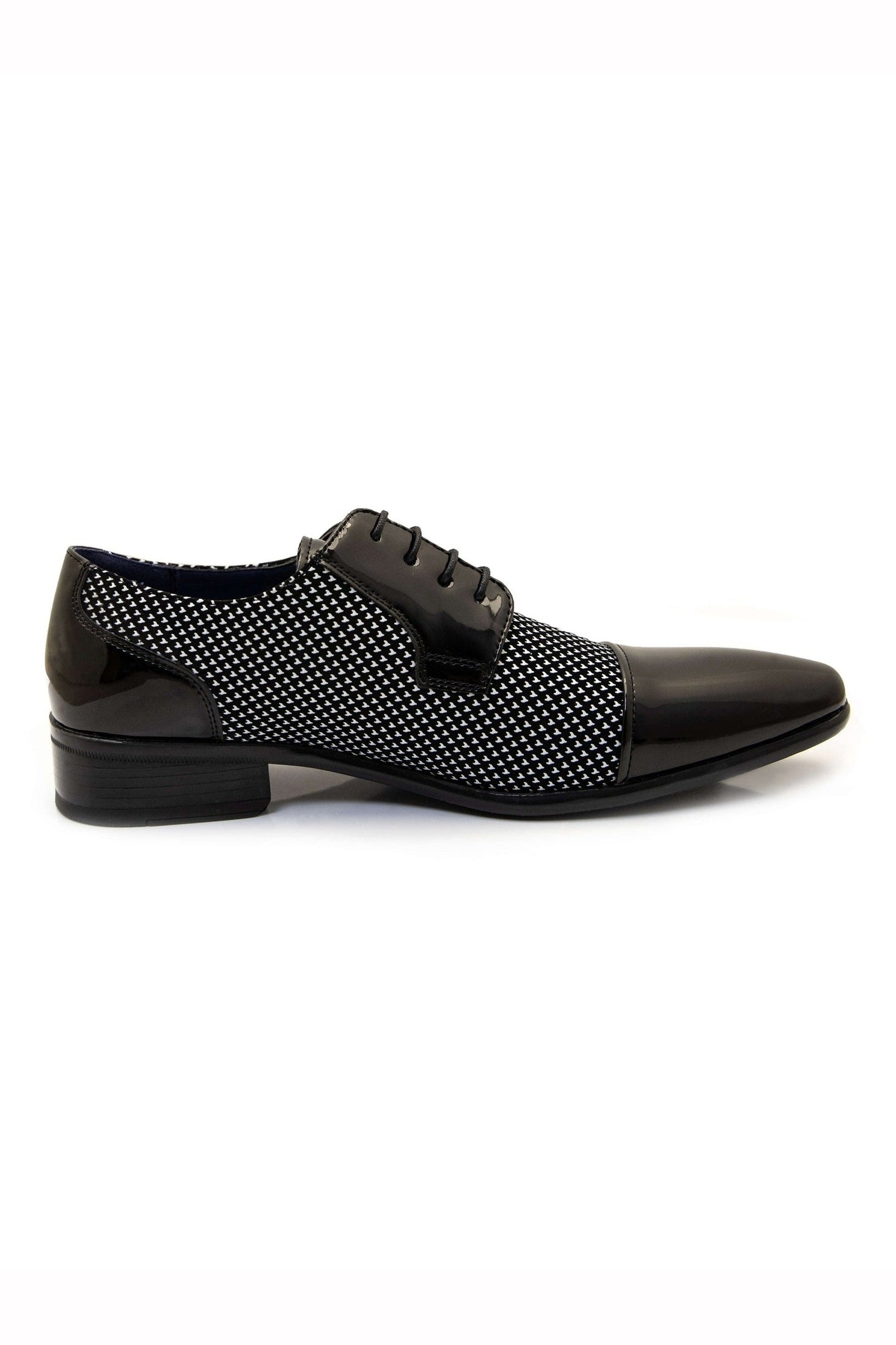 TWO TONE PATENT LEATHER LACE UP SHOES