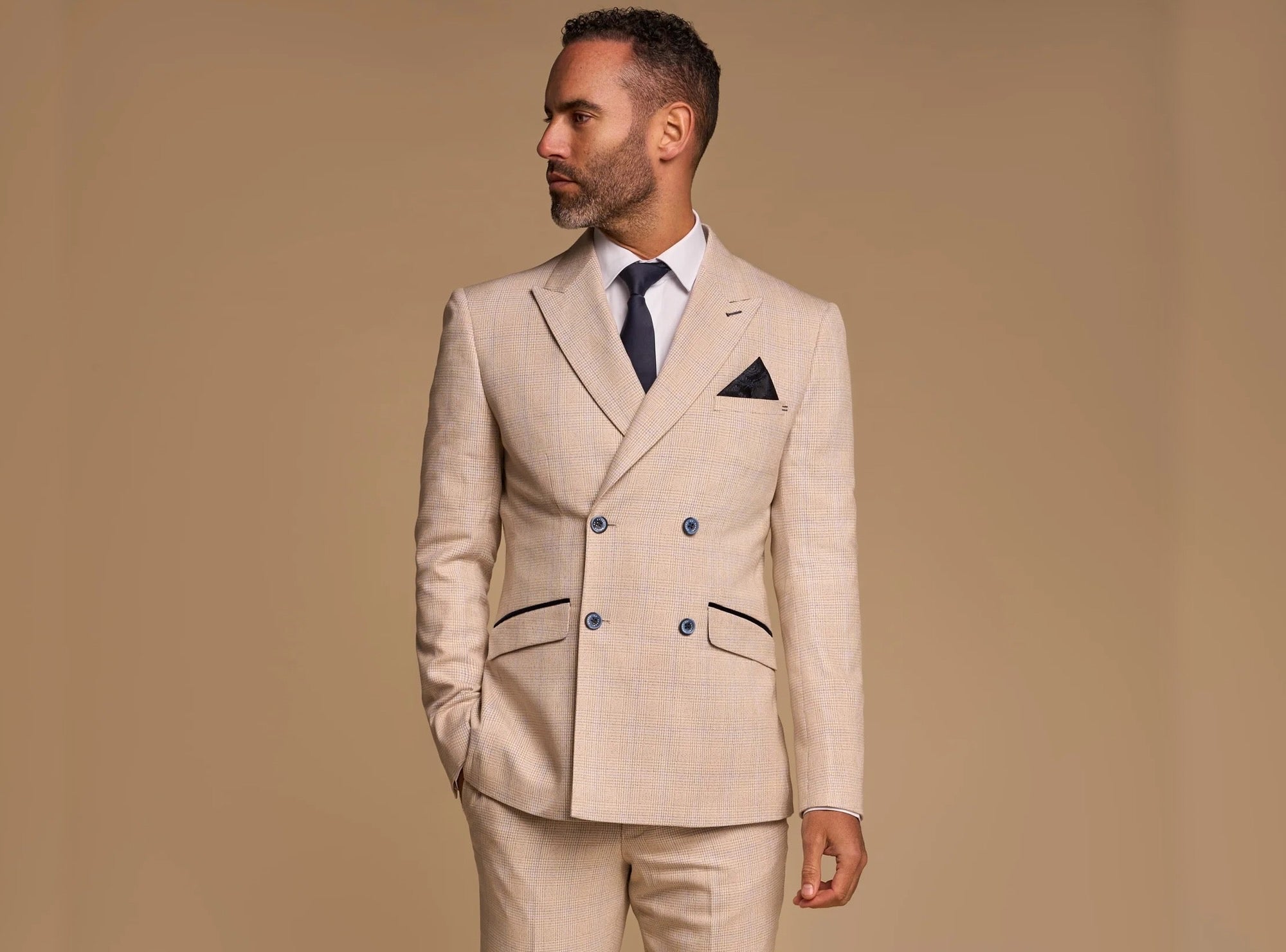 Single-Breasted vs. Double-Breasted Suits