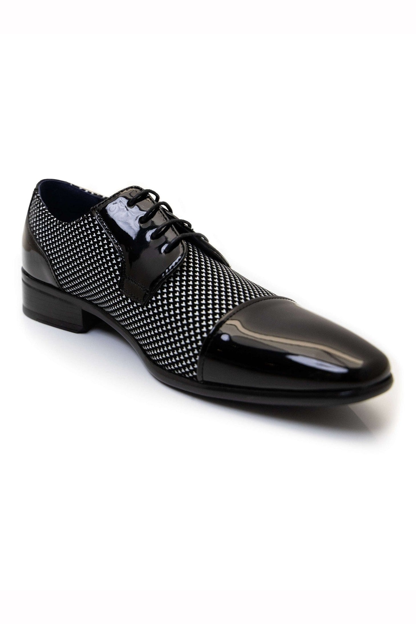 TWO TONE PATENT LEATHER LACE UP SHOES