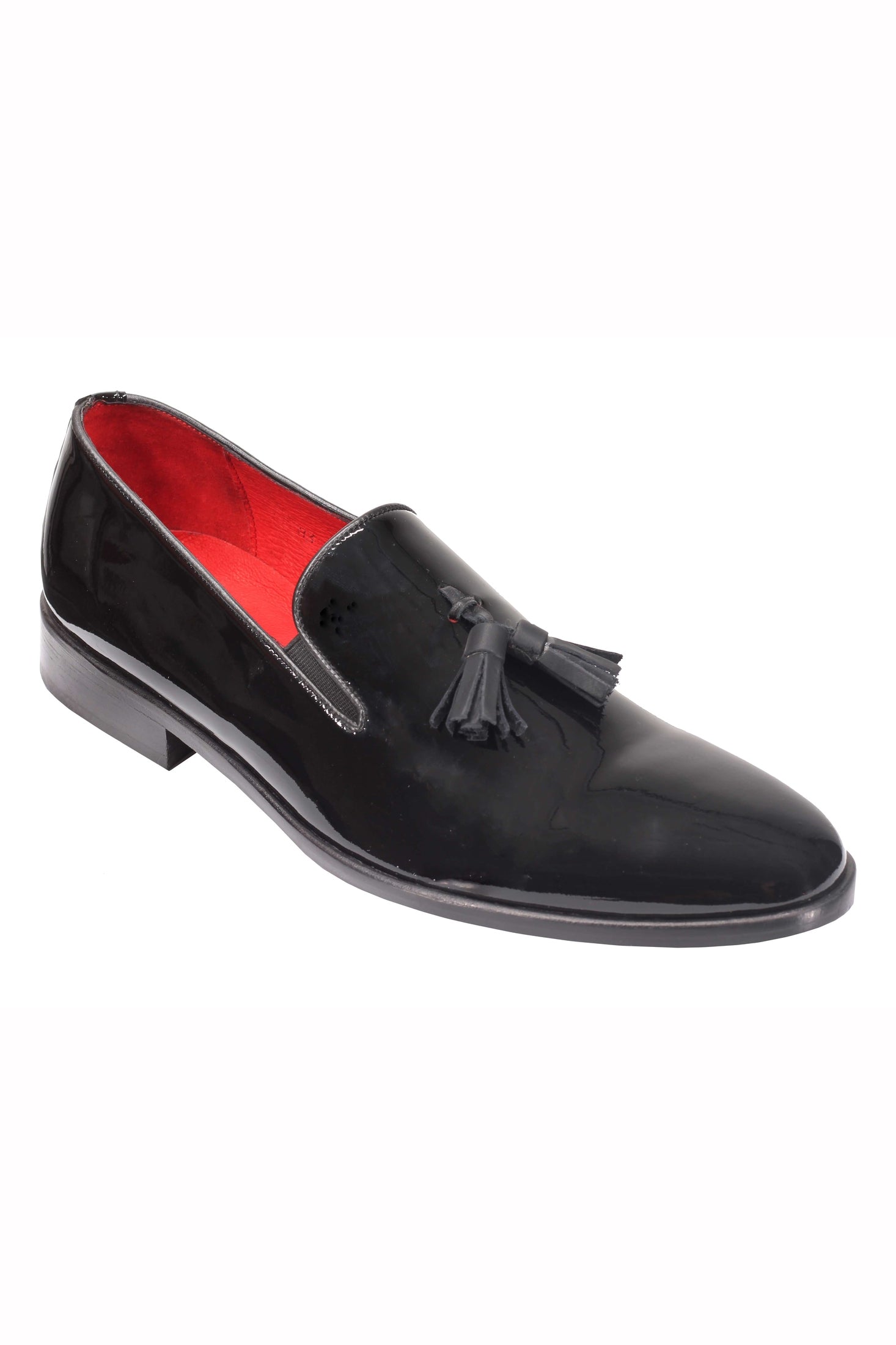 SHINY LEATHER TASSEL LOAFER IN BLACK