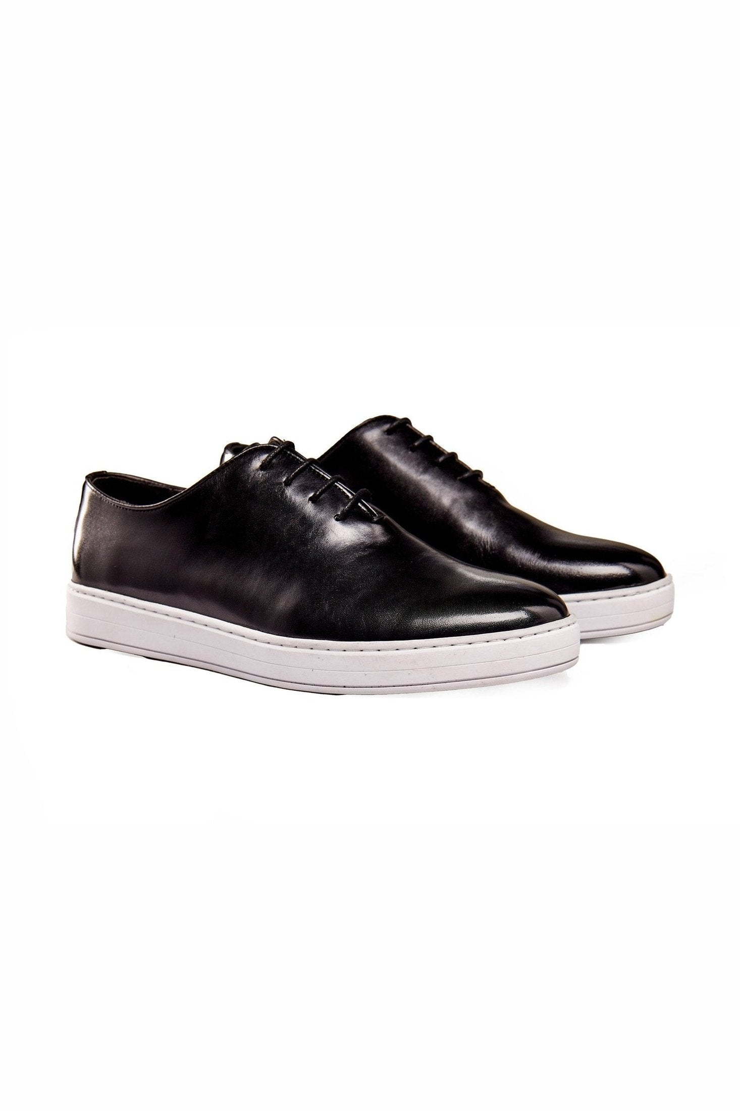 CASUAL LEATHER SNEAKERS IN BLACK