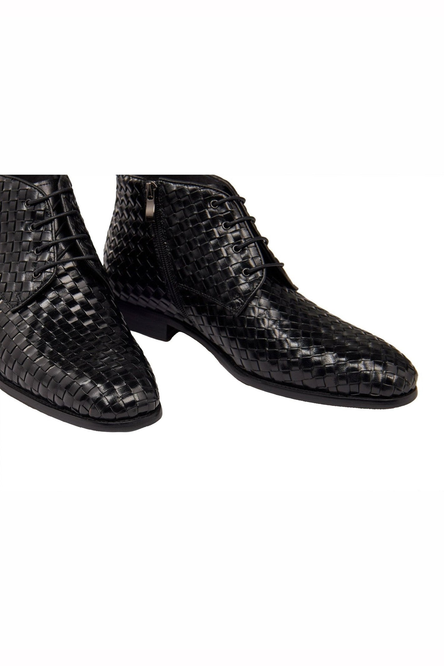 BLACK WOVEN LEATHER CHUKKA BOOTS