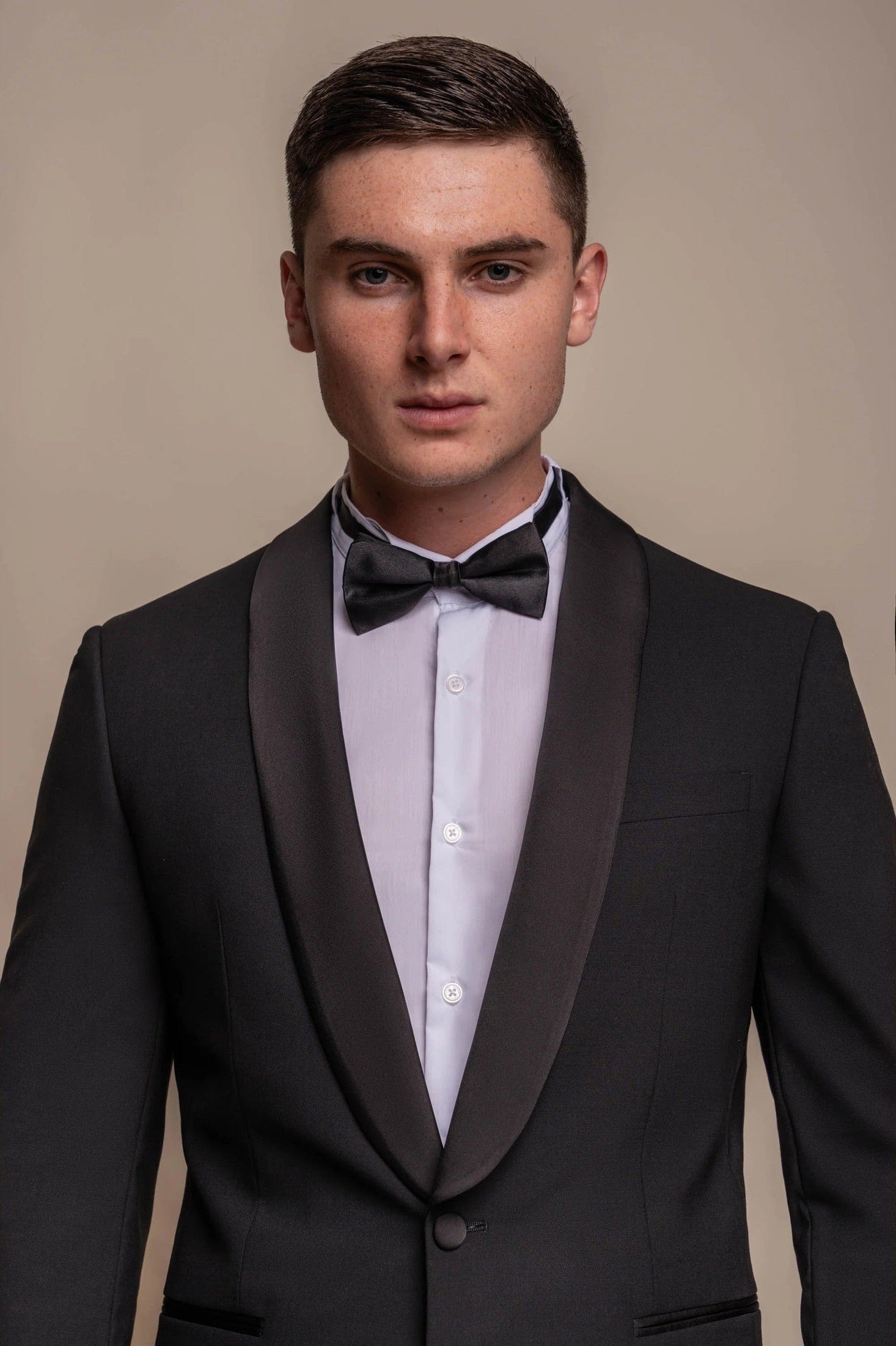 ASPEN BLACK SINGLE BREASTED TWO PIECE SUIT CAVANI