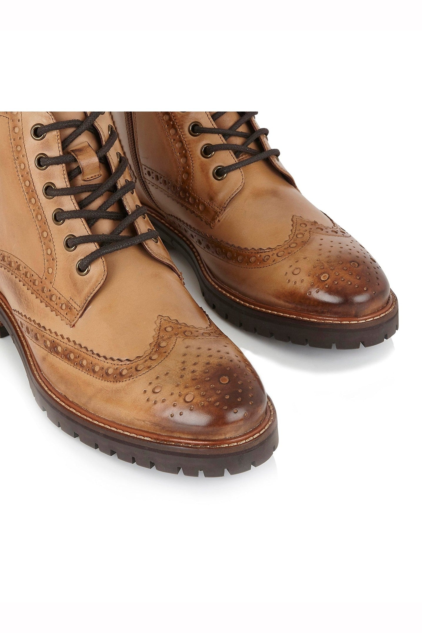 LACE UP DERBY BROGUE BOOTS IN TAN