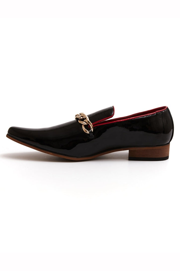 BLACK PATENT LOAFERS WITH GOLD CHAIN