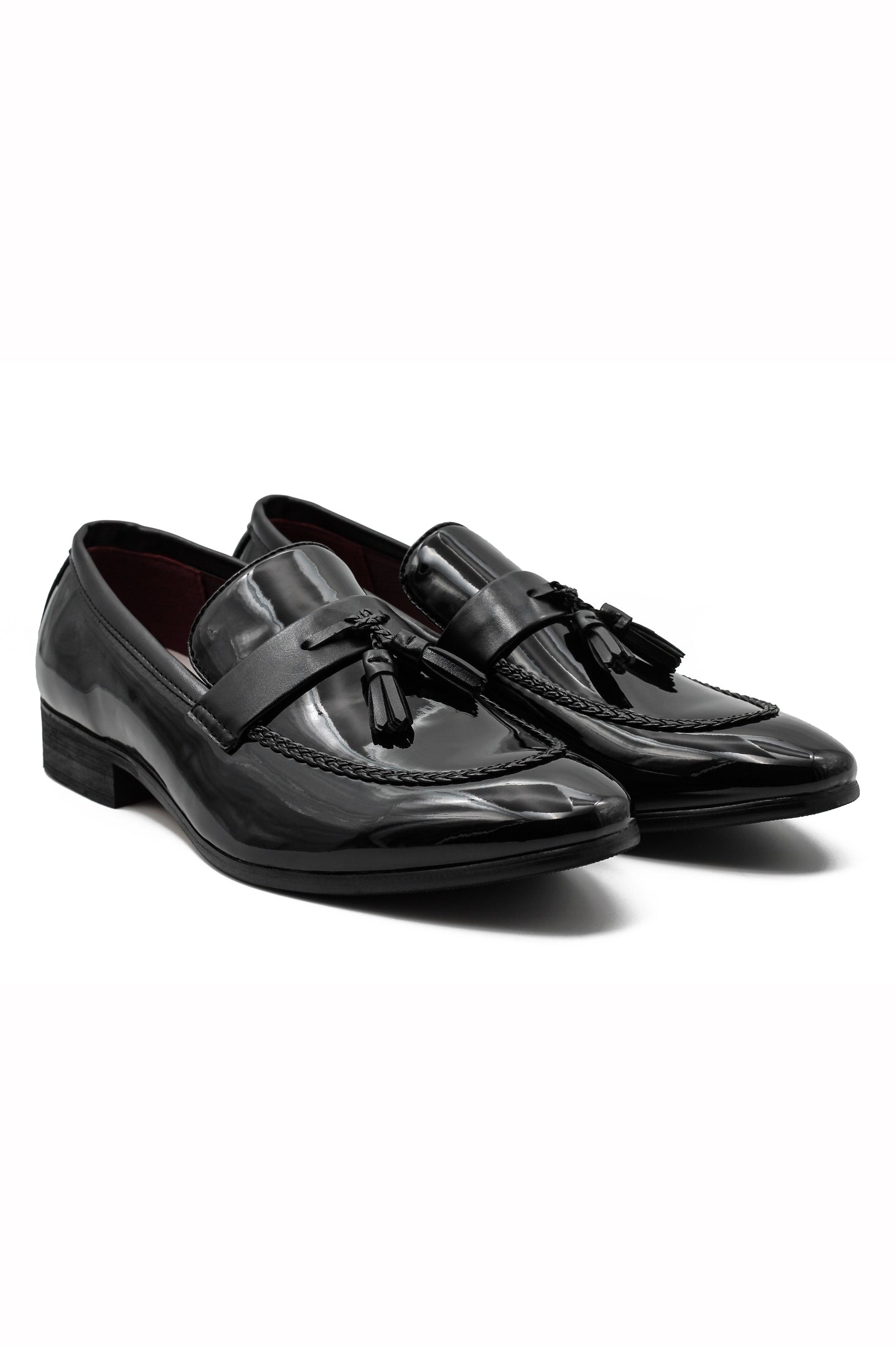 BLACK GLOSSY TASSEL LOAFERS
