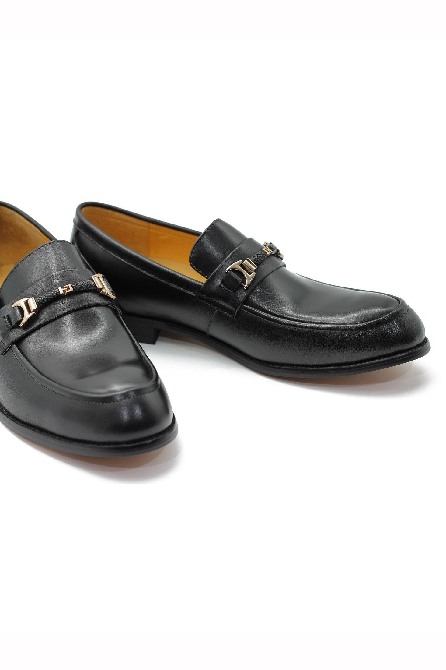 ORNAMENT BUCKLE LOAFERS BLACK