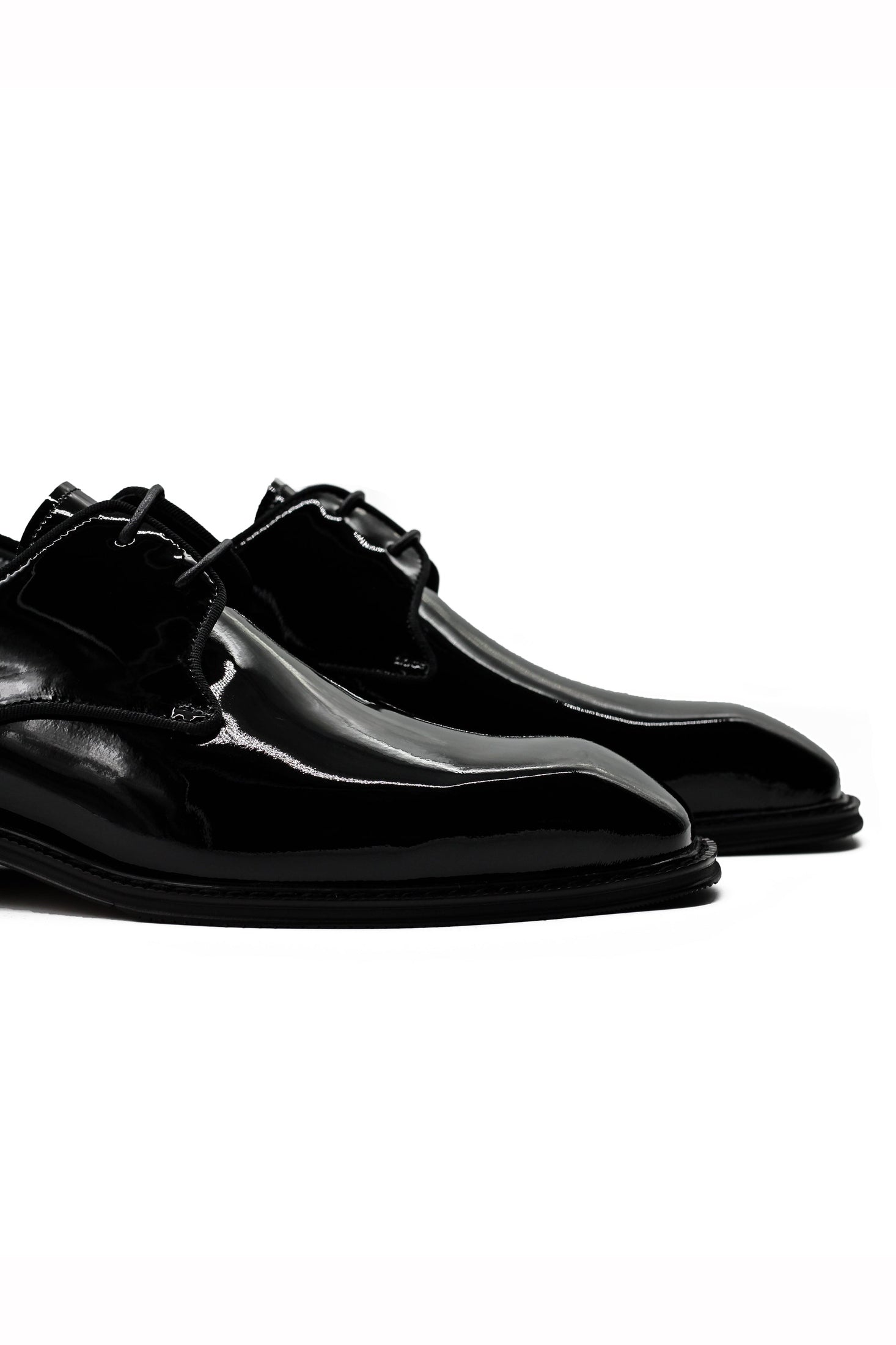 Whole cut Dress Shoes in Black Patent Leather
