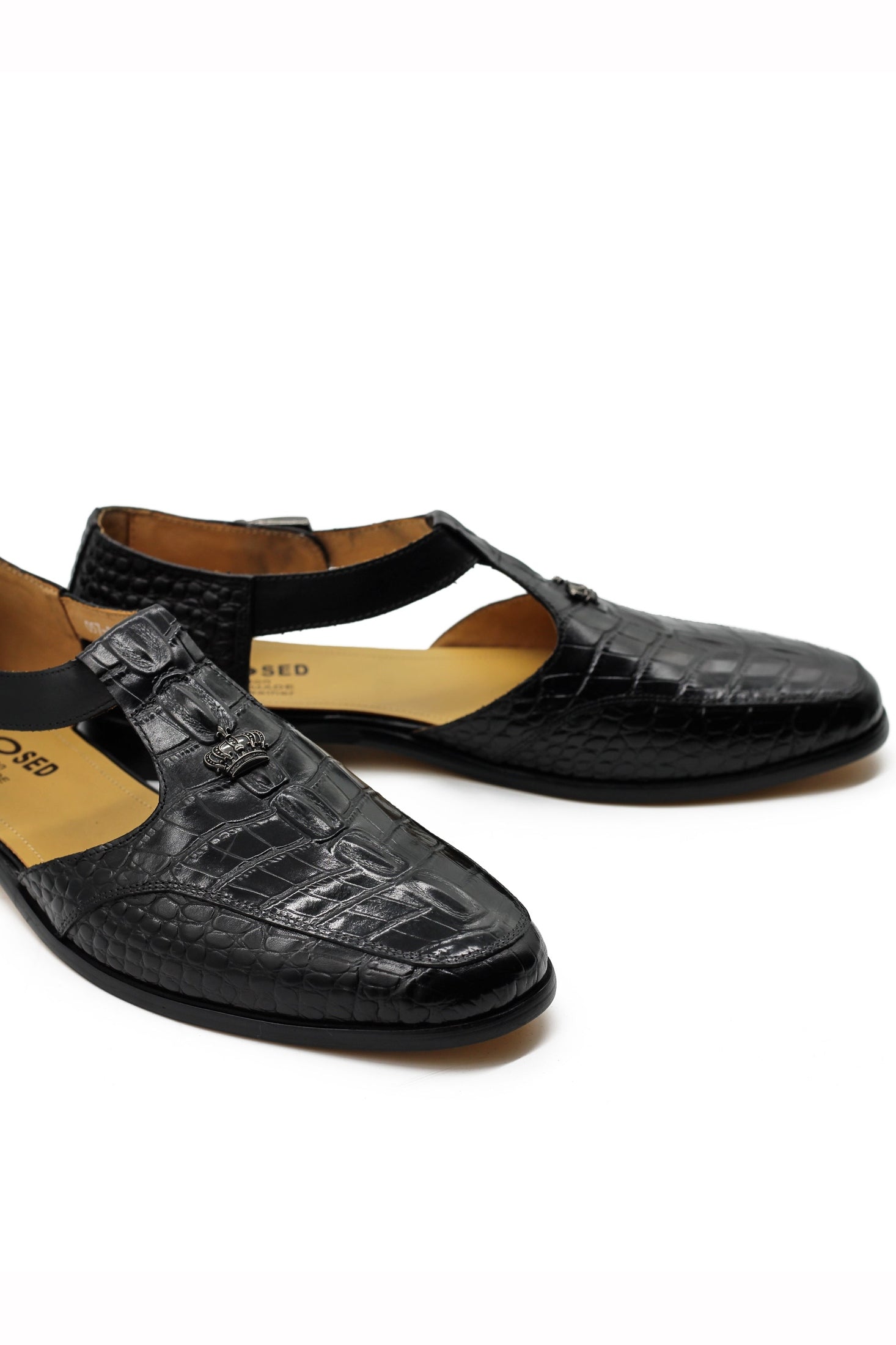 Black Printed Leather T-Strap Sandals – Closed Toe