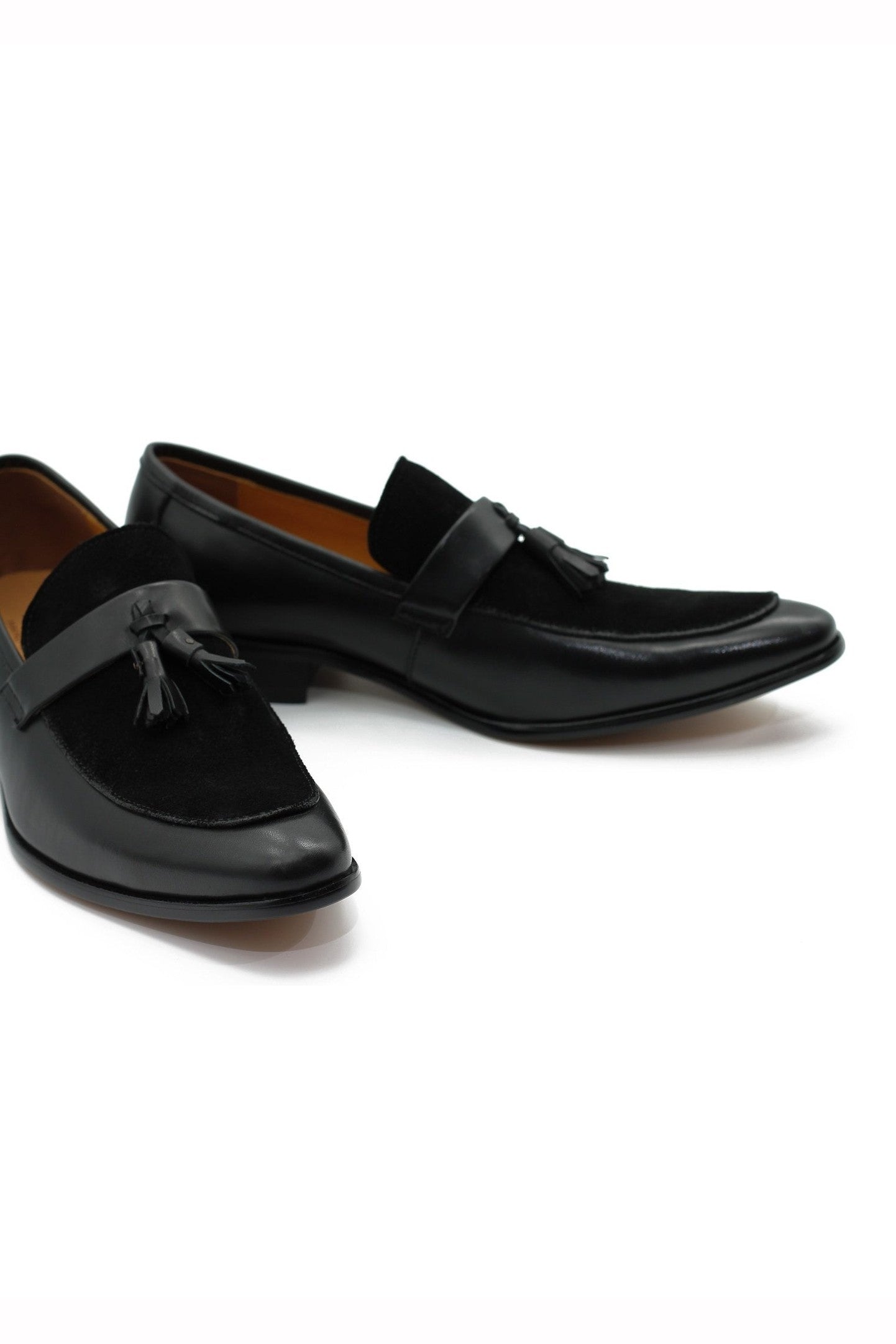 BLACK LEATHER & SUEDE TASSEL LOAFER