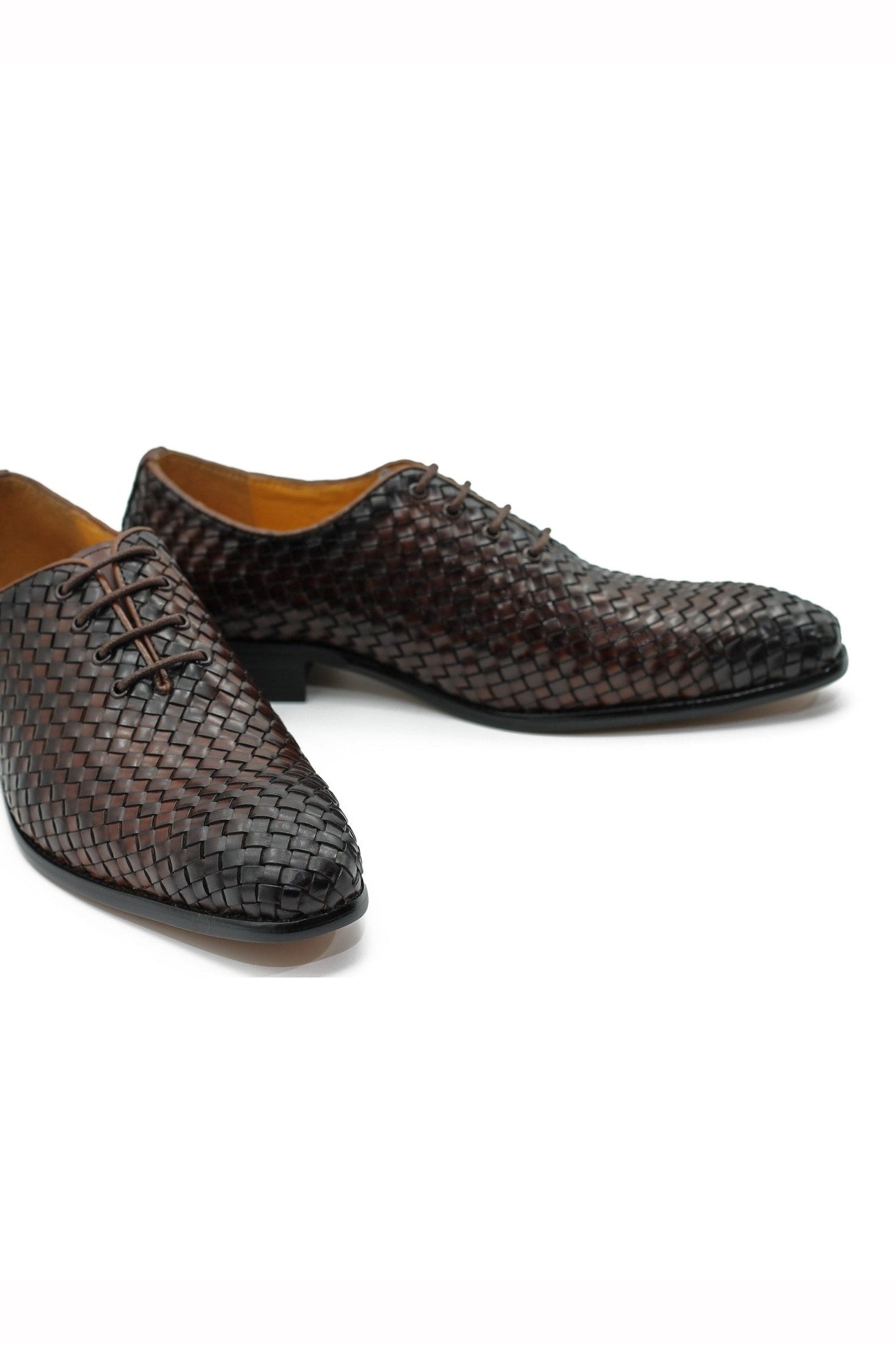 BROWN LATTICE WOVEN LEATHER SHOES
