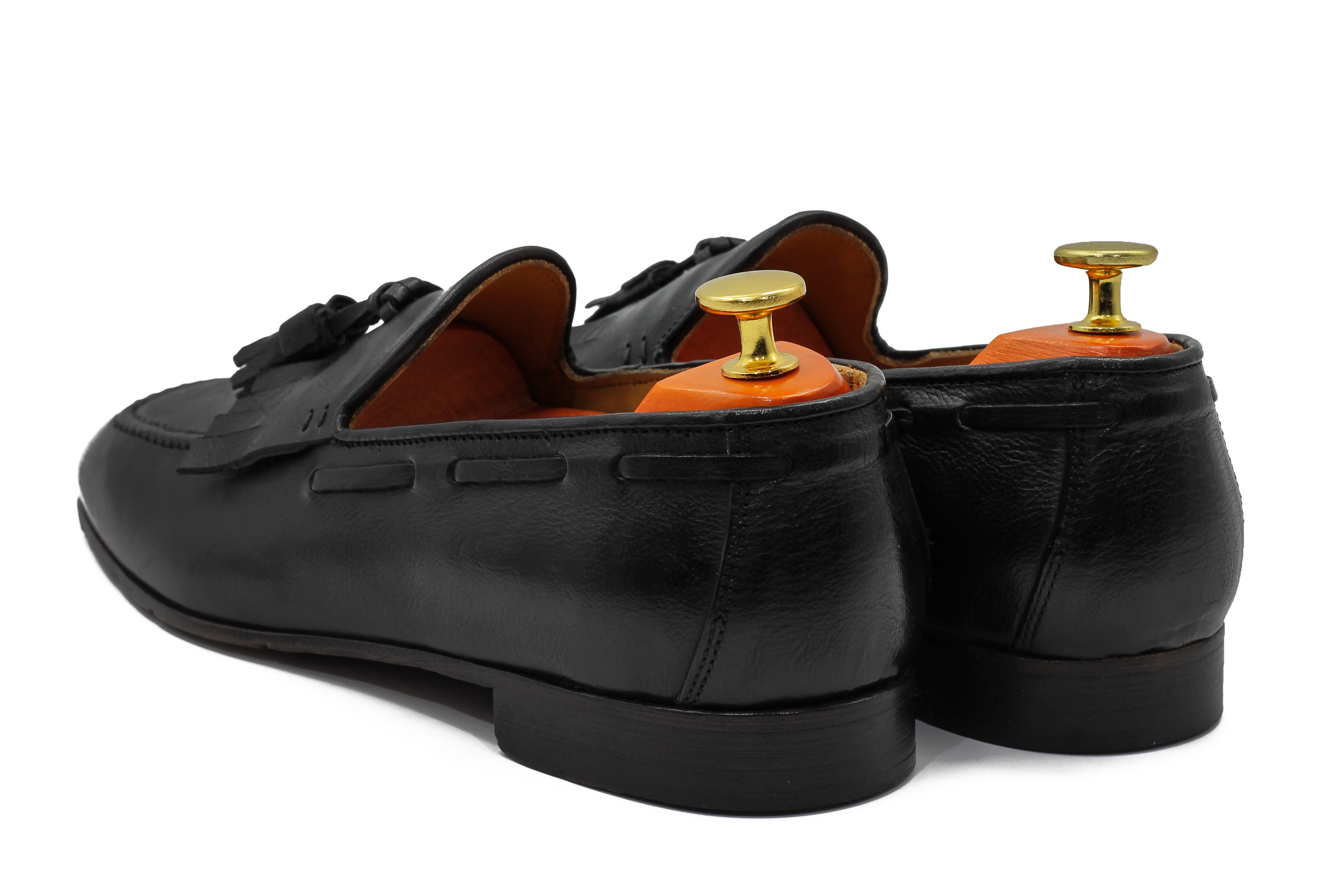 BLACK ITALIAN LEATHER COLLAPSIBLE KILTIE TASSEL LOAFER